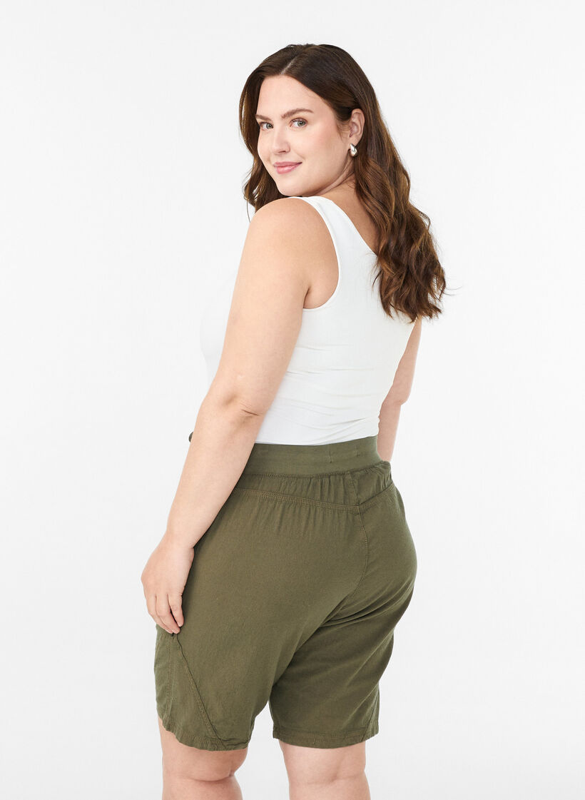 Losse katoenen short met zakken, Groen, Model image number 2