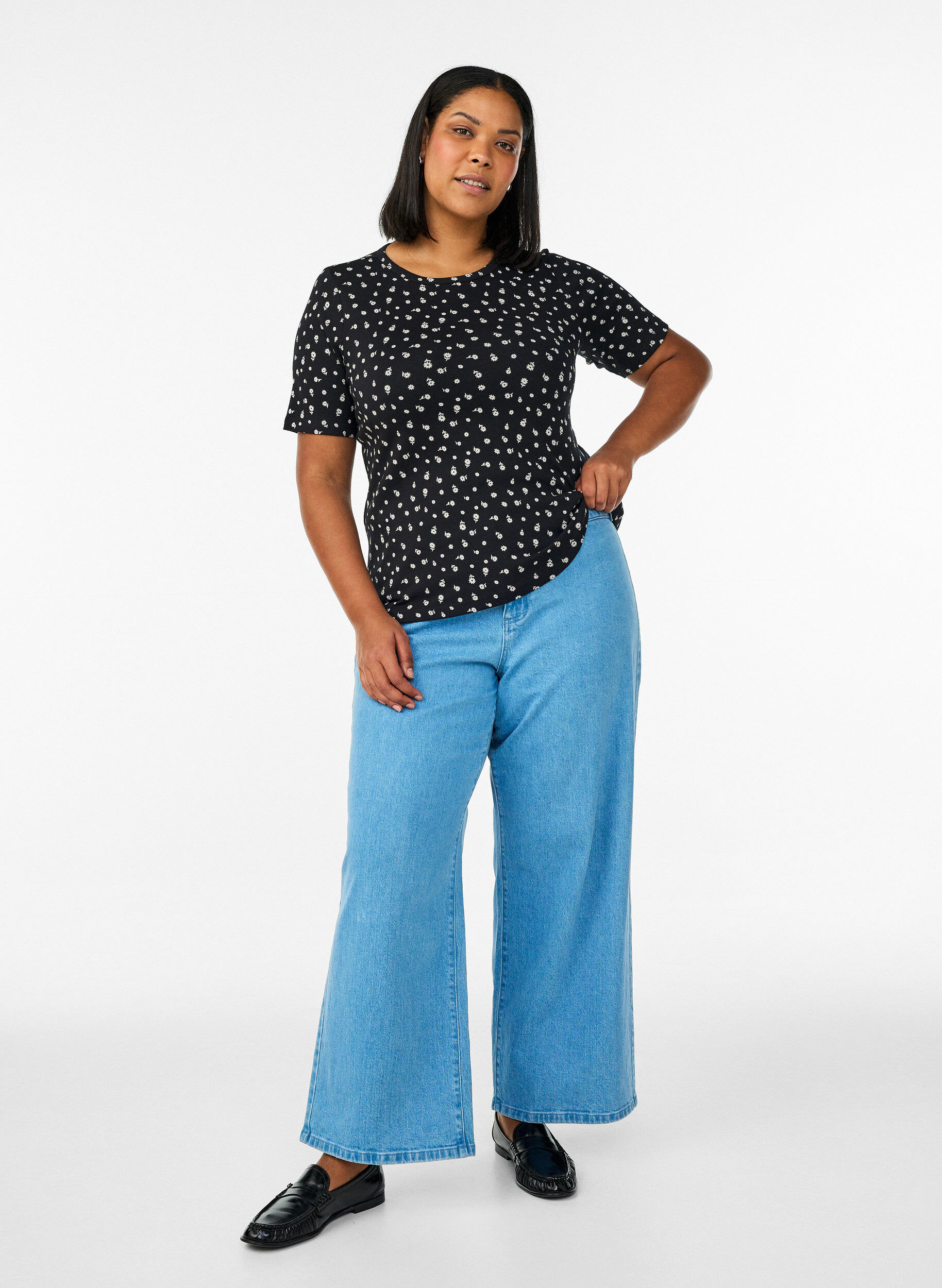 Zizzi Katoenen T-shirt met all-over print, Zwart, Model image number 1