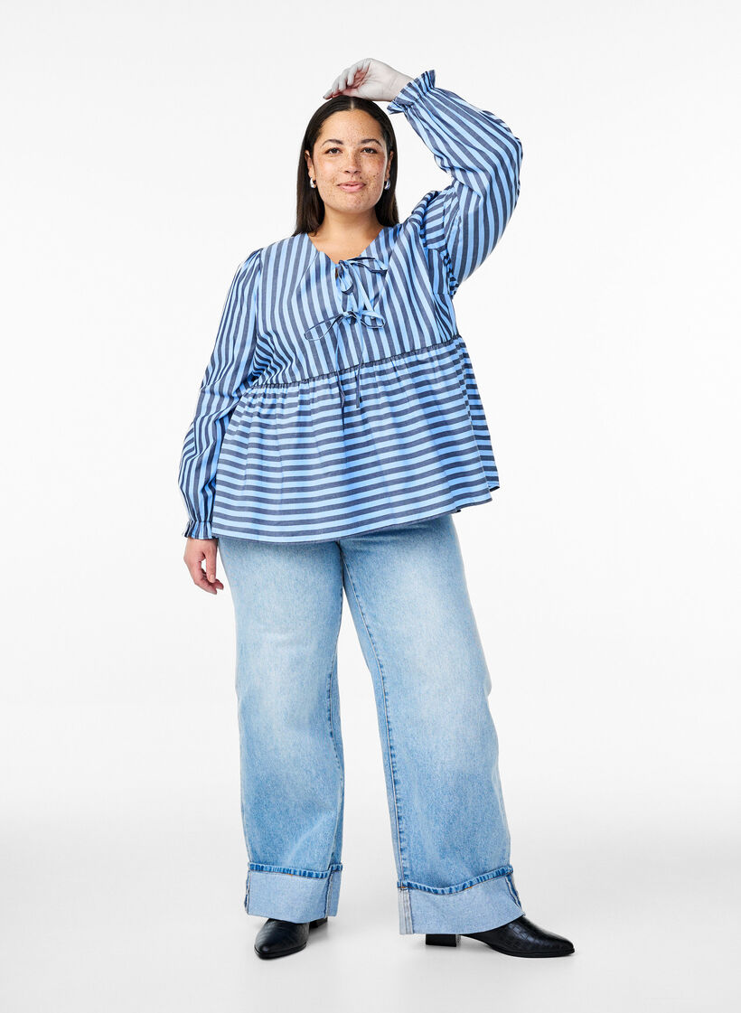 Blouse met strepen en strikken, Blauw, Model image number 1