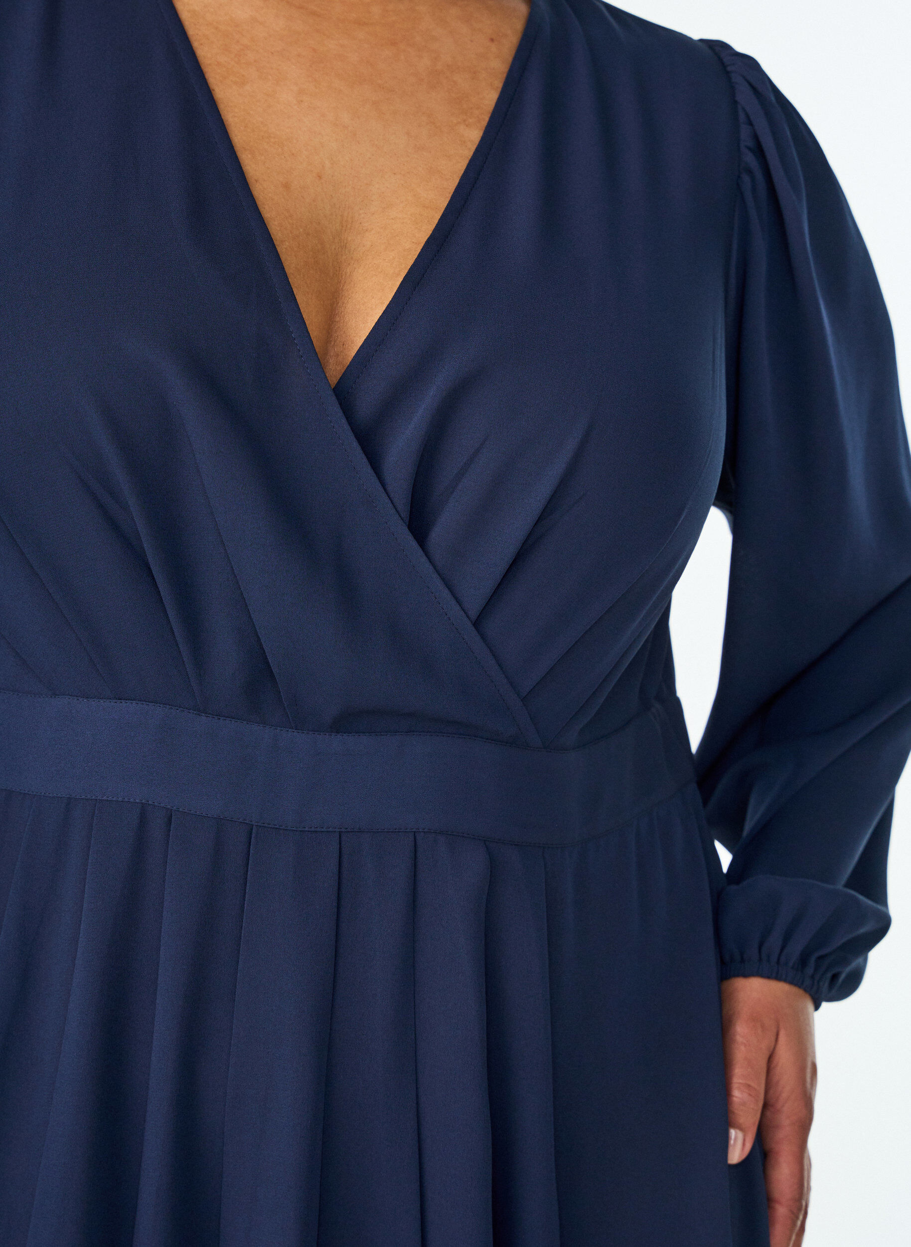 ZizziMaxijurk met overslaghals en lange mouwen, Blauw, Model image number 2