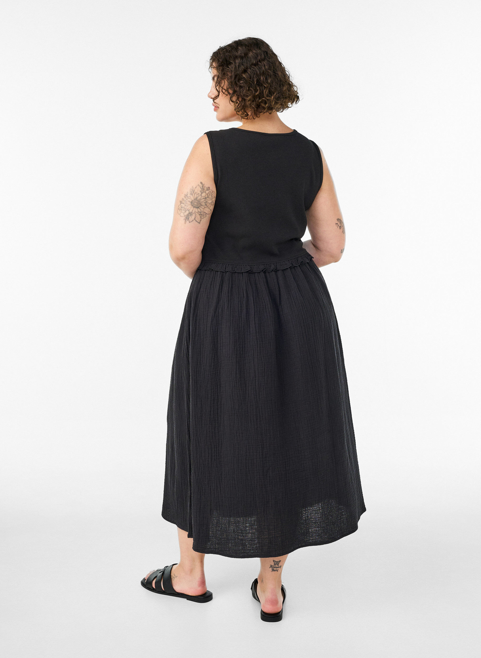 ZizziMouwloze katoenen midi-jurk met rib en mousseline, Zwart, Model image number 1