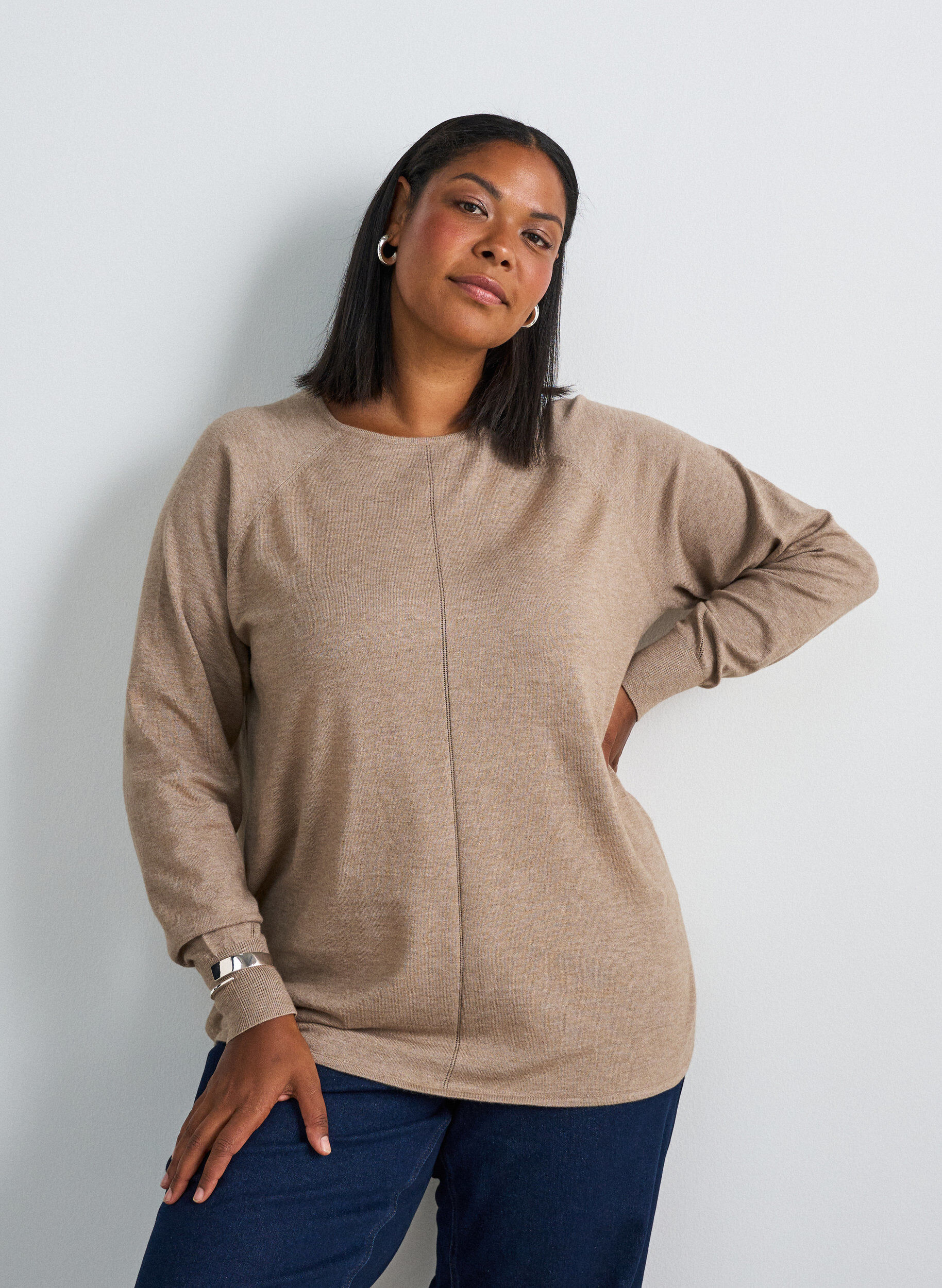 Gebreide top met ronde hals en ingebreid patroon, Beige, Model