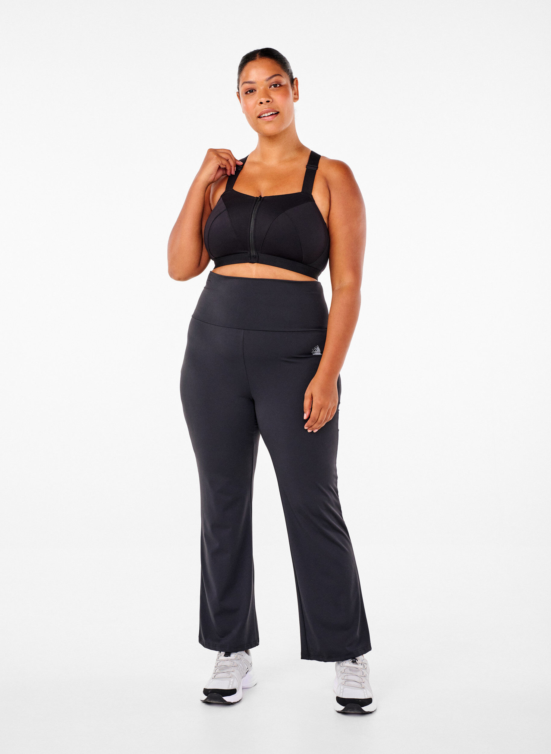 Zizzi Uitlopende trainingsbroek met hoge taille, Zwart, Model image number 1