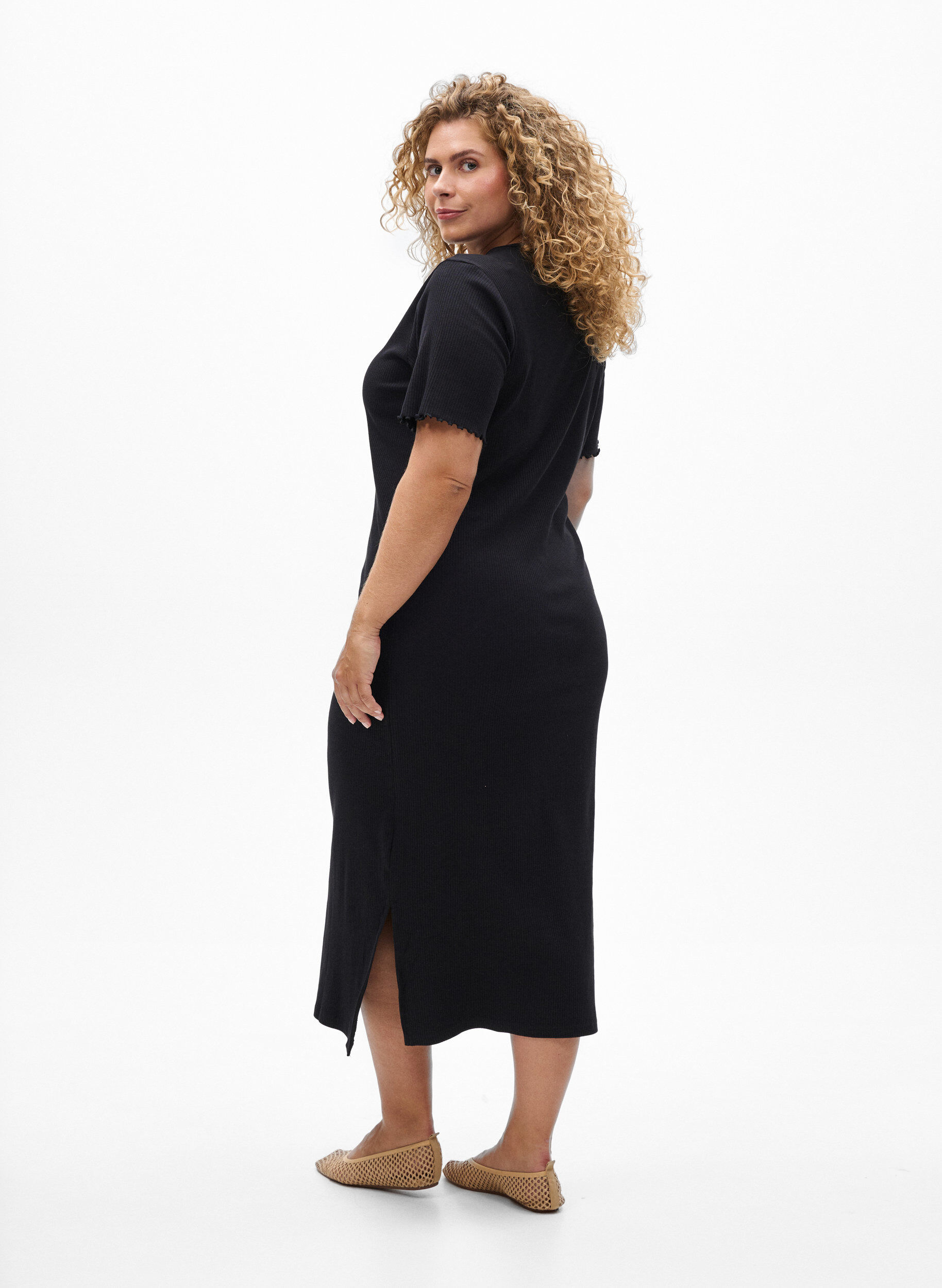 Zizzi Maxi jurk in jersey met korte mouwen, Zwart, Model image number 1