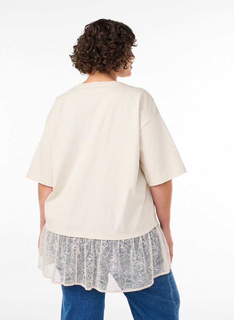 Los T-shirt met brede kanten rand, Vanille, Model image number 2