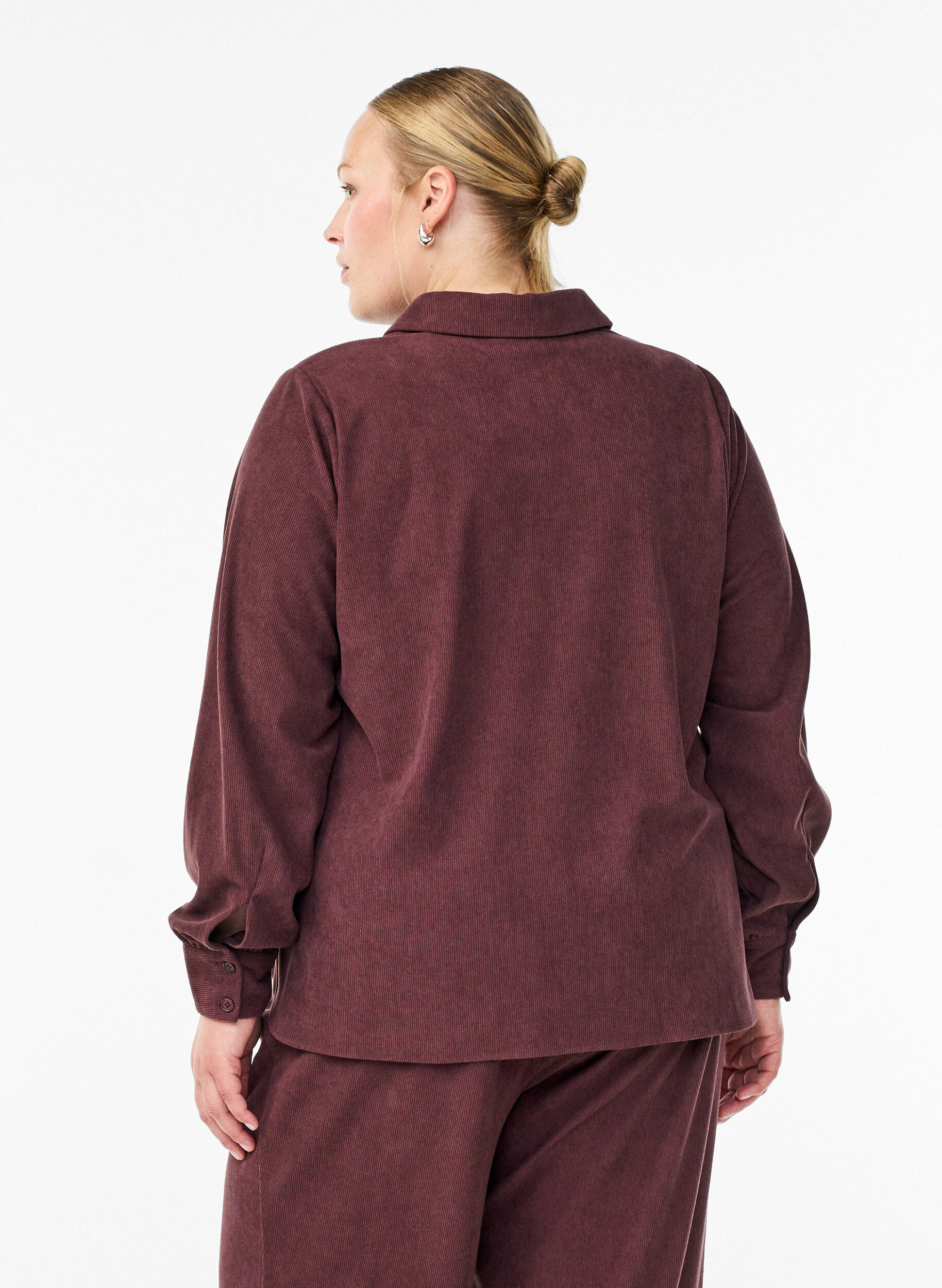 Zizzi Overhemdblouse met lange mouwen in corduroy, Donker Bordeaux, Model image number 2
