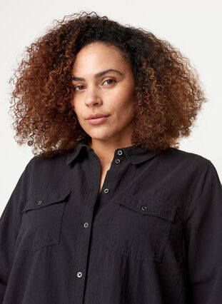 Lange katoenen blouse met borstzakken, Black, Model image number 2