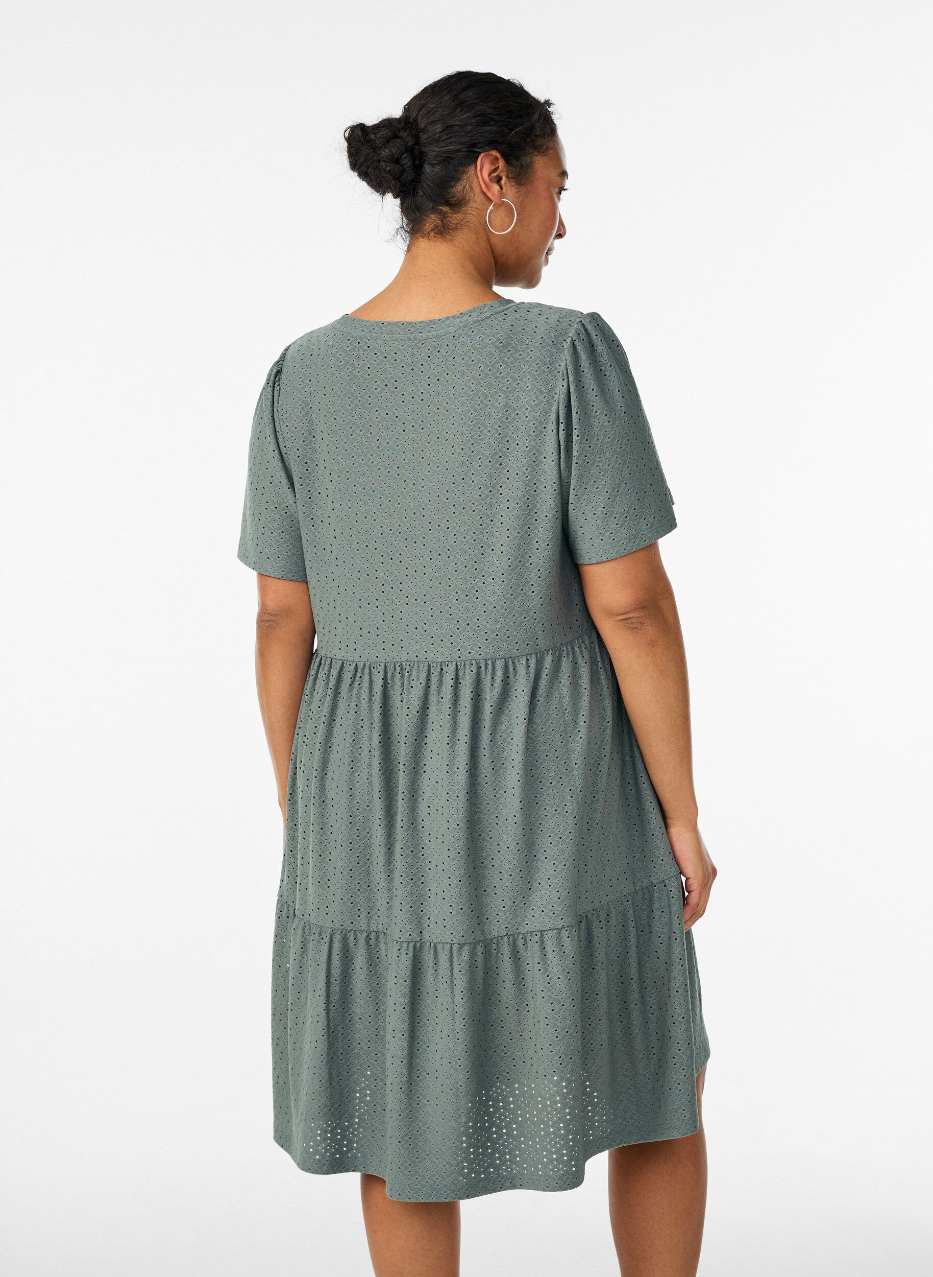 ZizziKorte jurk met kantpatroon en gelaagde rok, Groen, Model image number 2