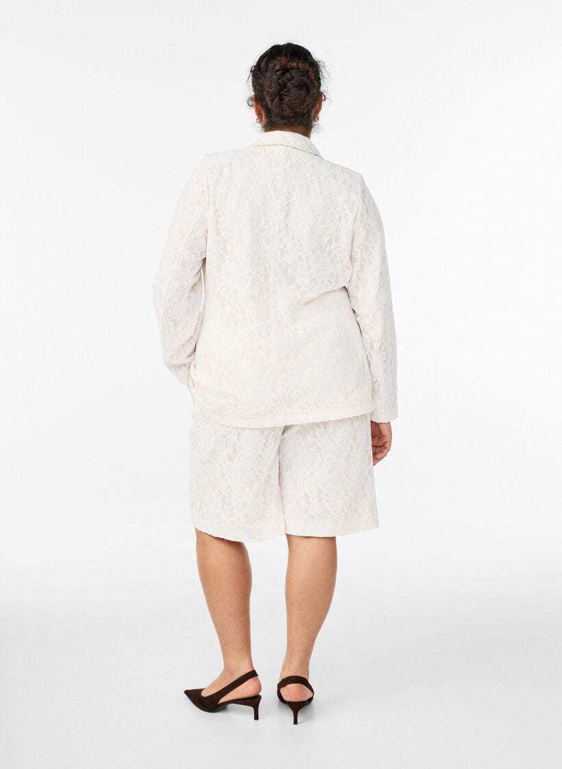 Bermuda shorts van kant met hoge taille, Vanille, Model