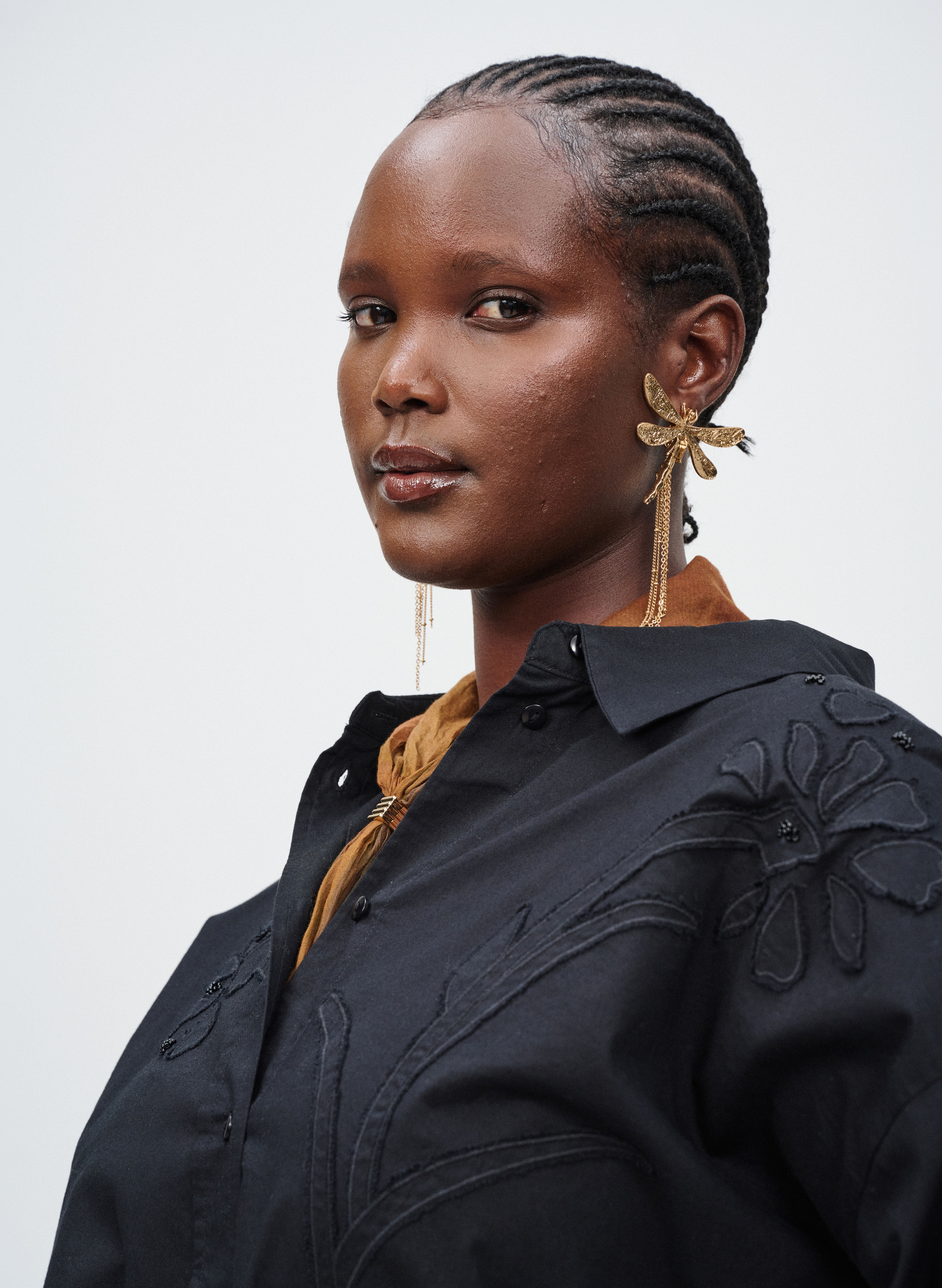 Zizzi Zwart shirt met bloemenborduursel, , Model