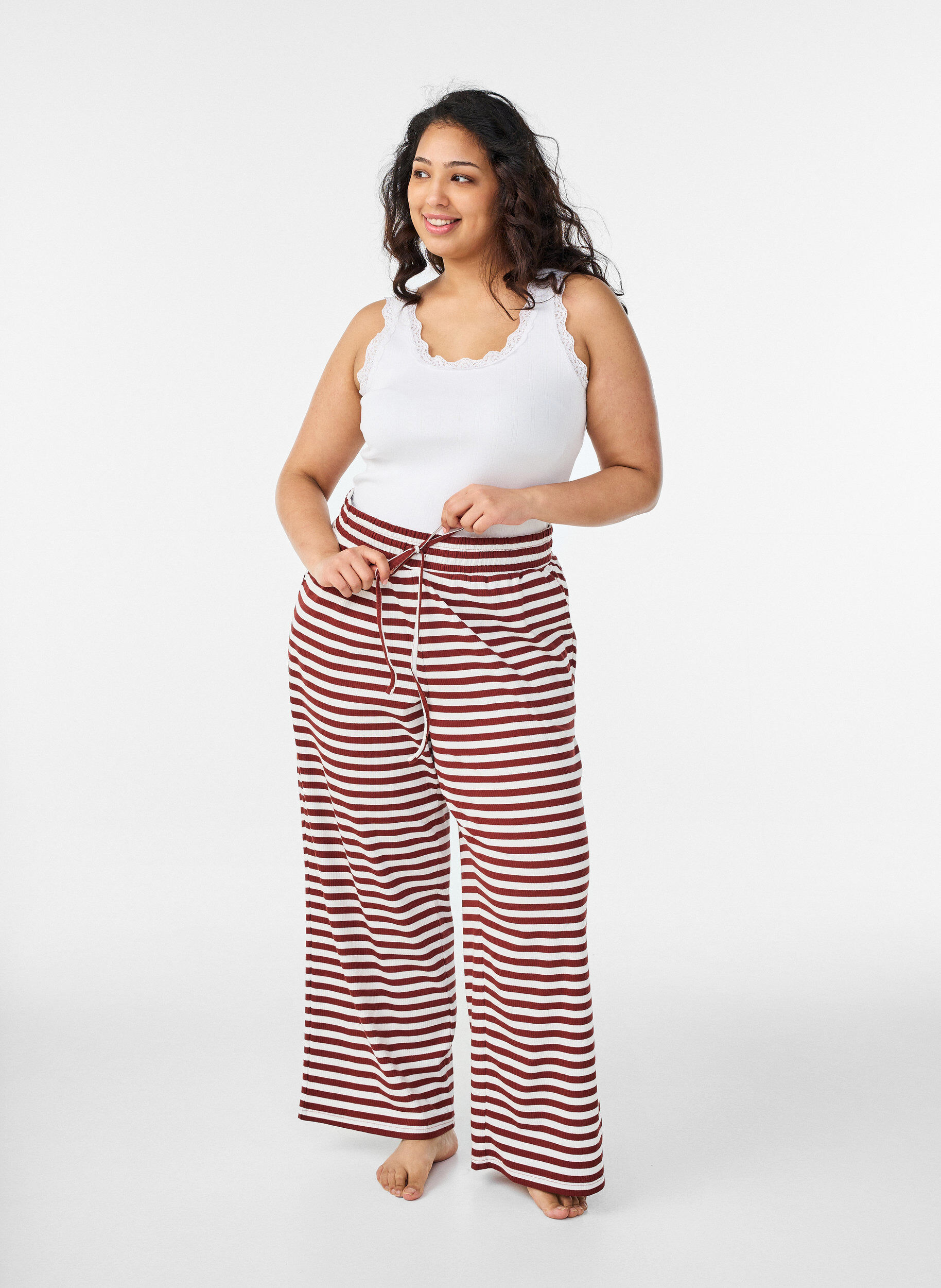 Gestreepte pyjamabroek met een high waist en wijde pijpen, Rood, Model