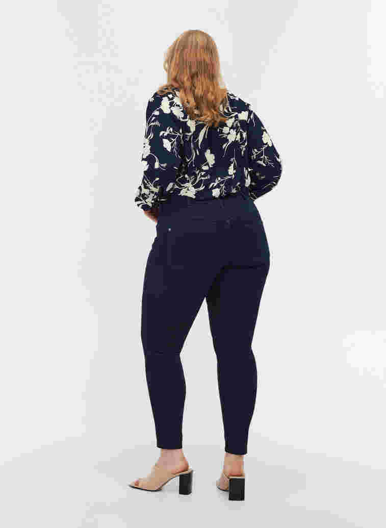 Extra slim fit Sanna jeans met normale taille, Dark blue, Model image number 1