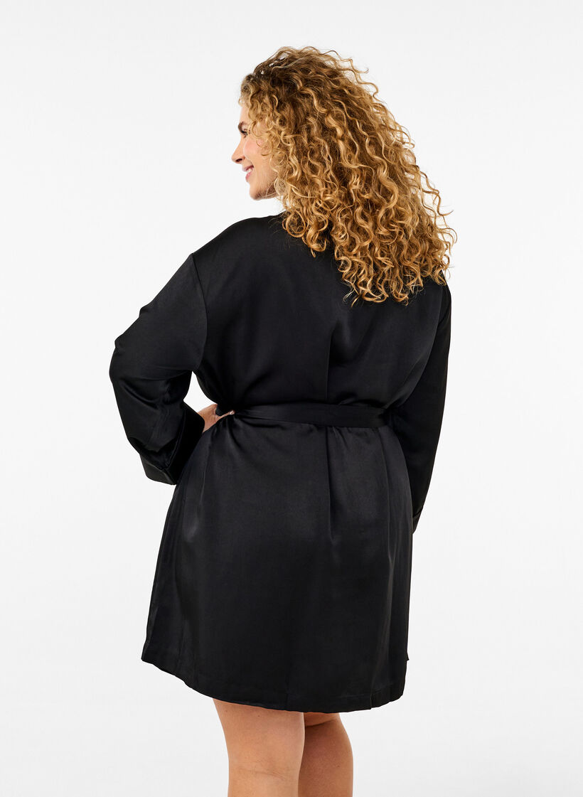 Satijnen kimono met riem, Black, Model image number 1