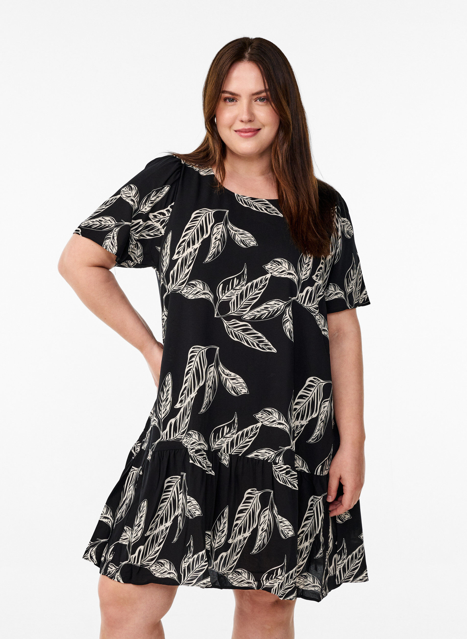 Zizzi Jurk van viscose met coupenaad, Zwart, Model image number 0