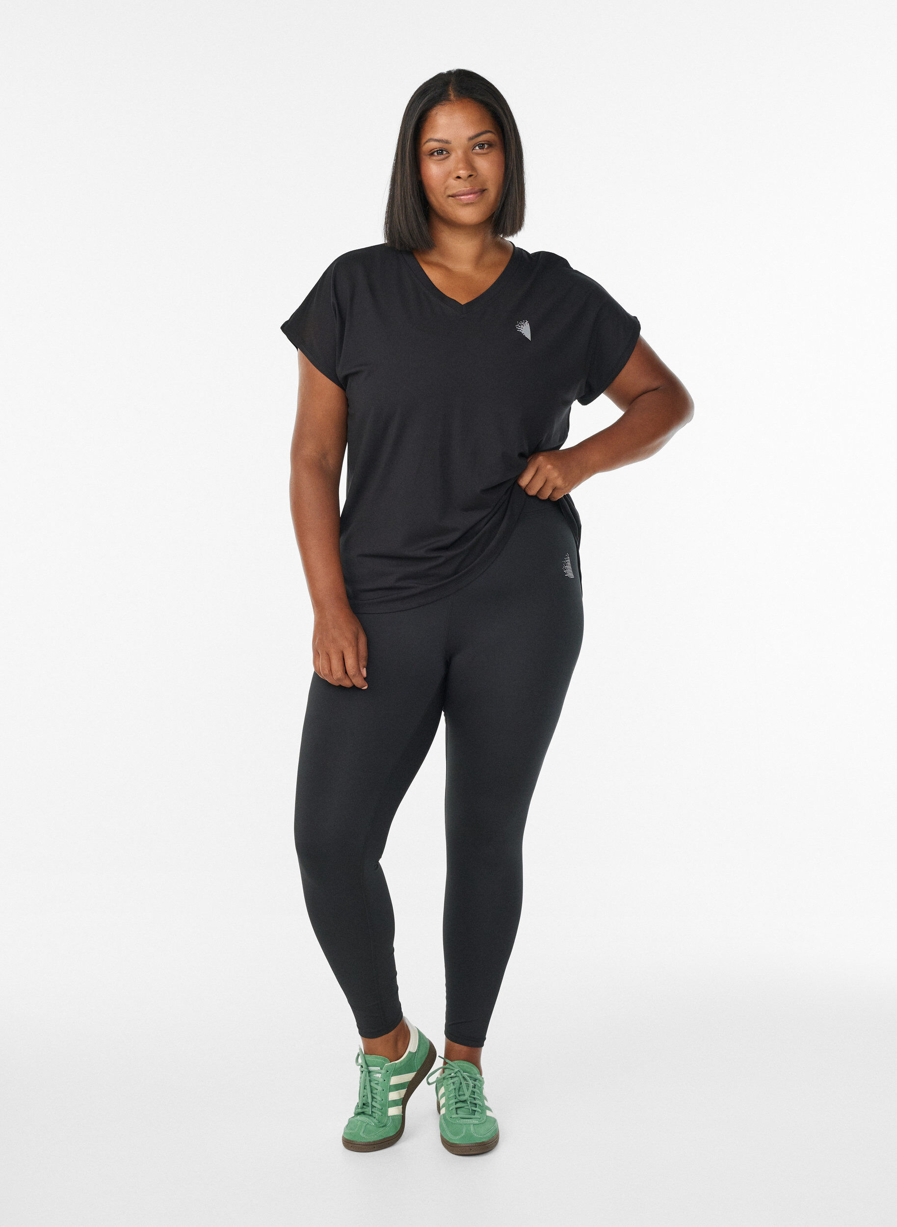 Zizzi Sportief t-shirt met korte mouwen en v-hals, Zwart, Model image number 1