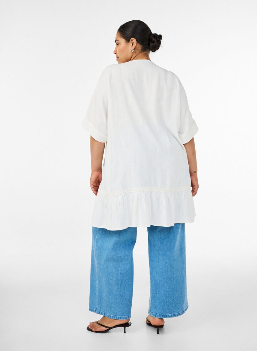 Viscose tuniek met knopen en rucherand, Vanille, Model image number 2