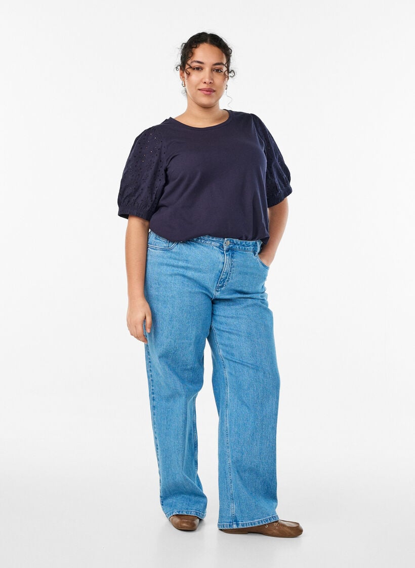 T-shirt met mouwen van broderie anglaise, Blauw, Model image number 1