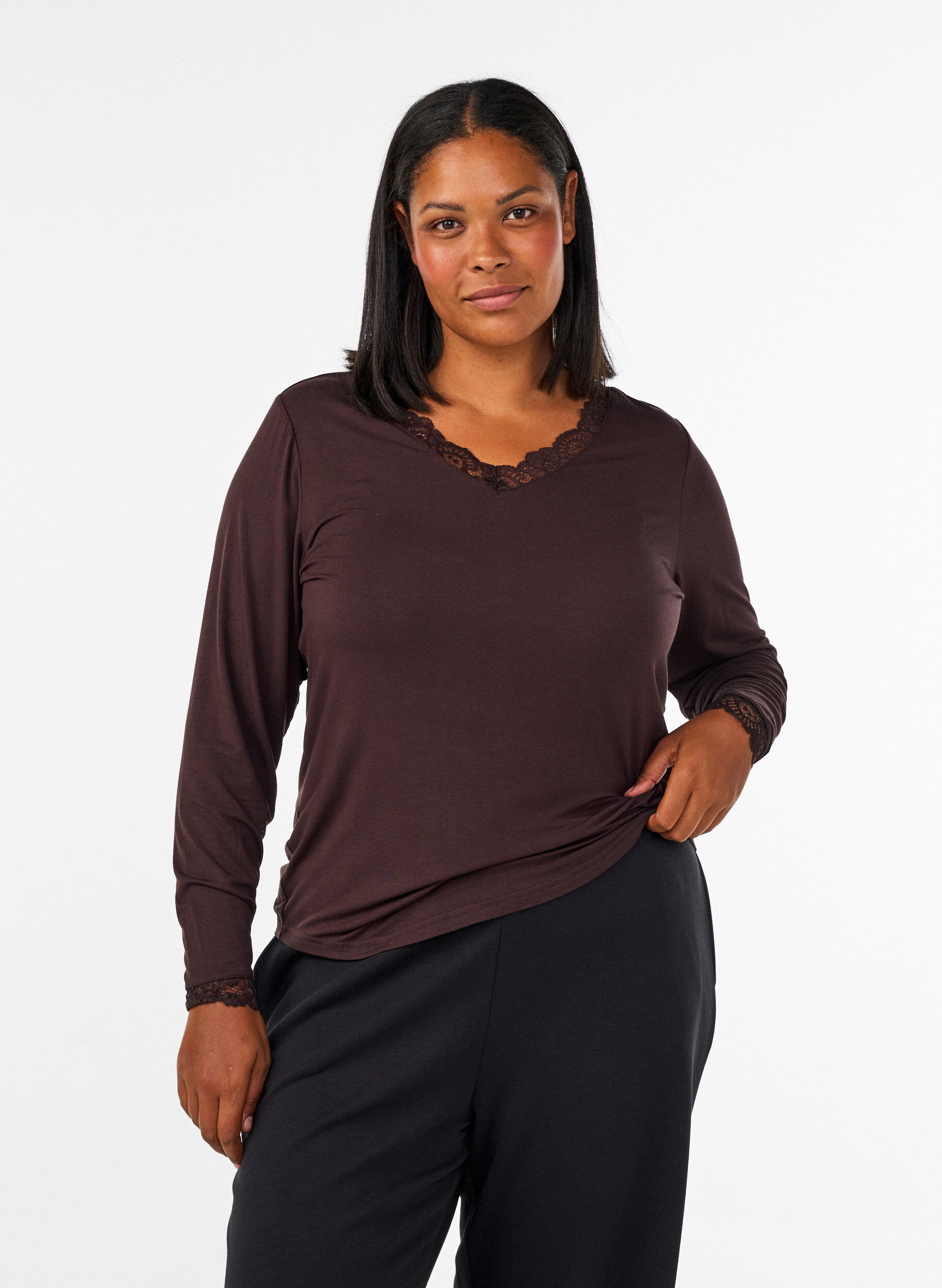 ZizziViscose blouse met kanten afwerking en V-hals, Bruin, Model image number 0