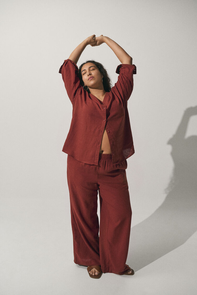 Bijpassende linnen set, , Model