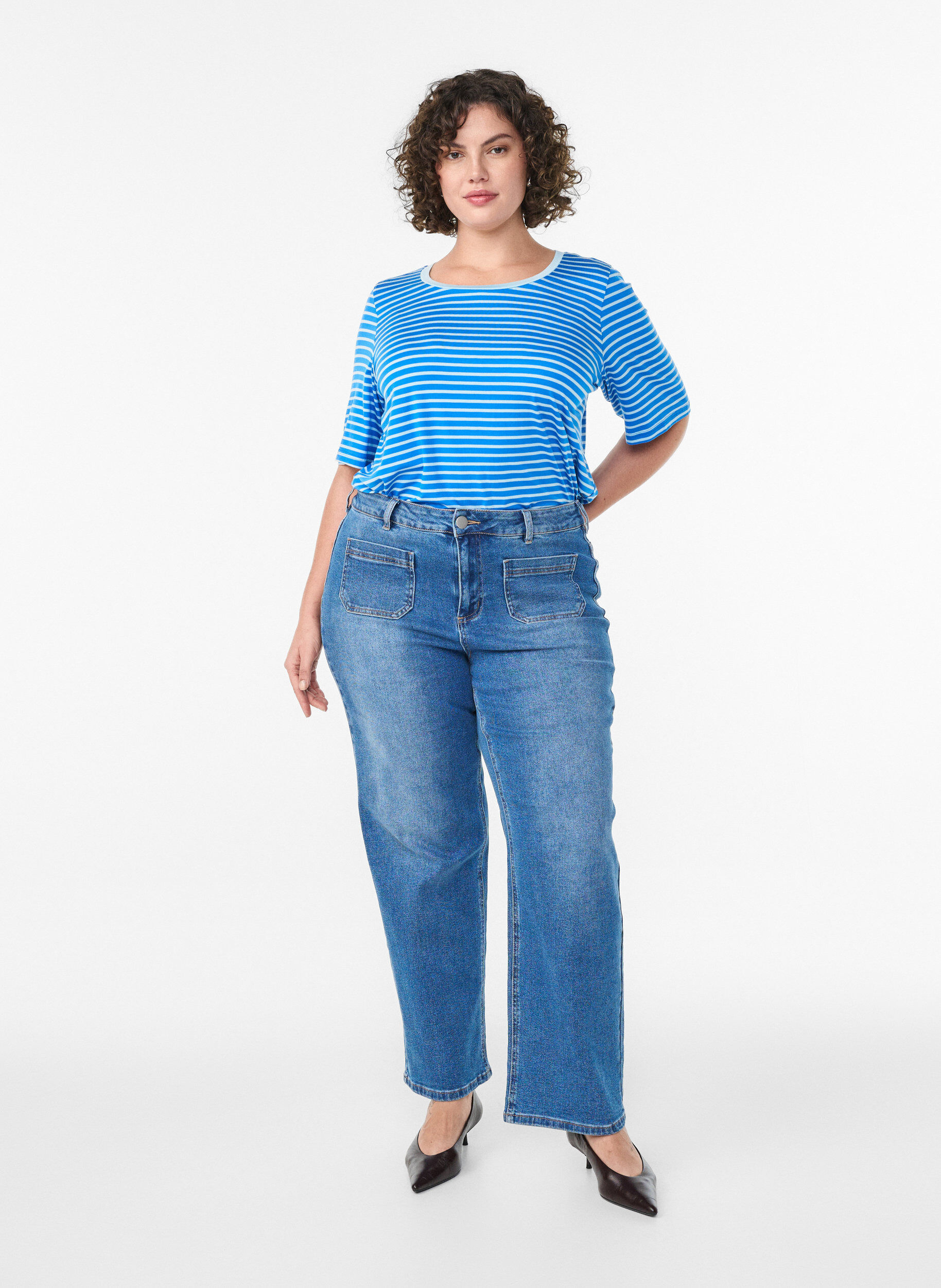 Zizzi T-shirt met TENCEL&trade; Lyocell en strepen, Blauw, Model image number 1