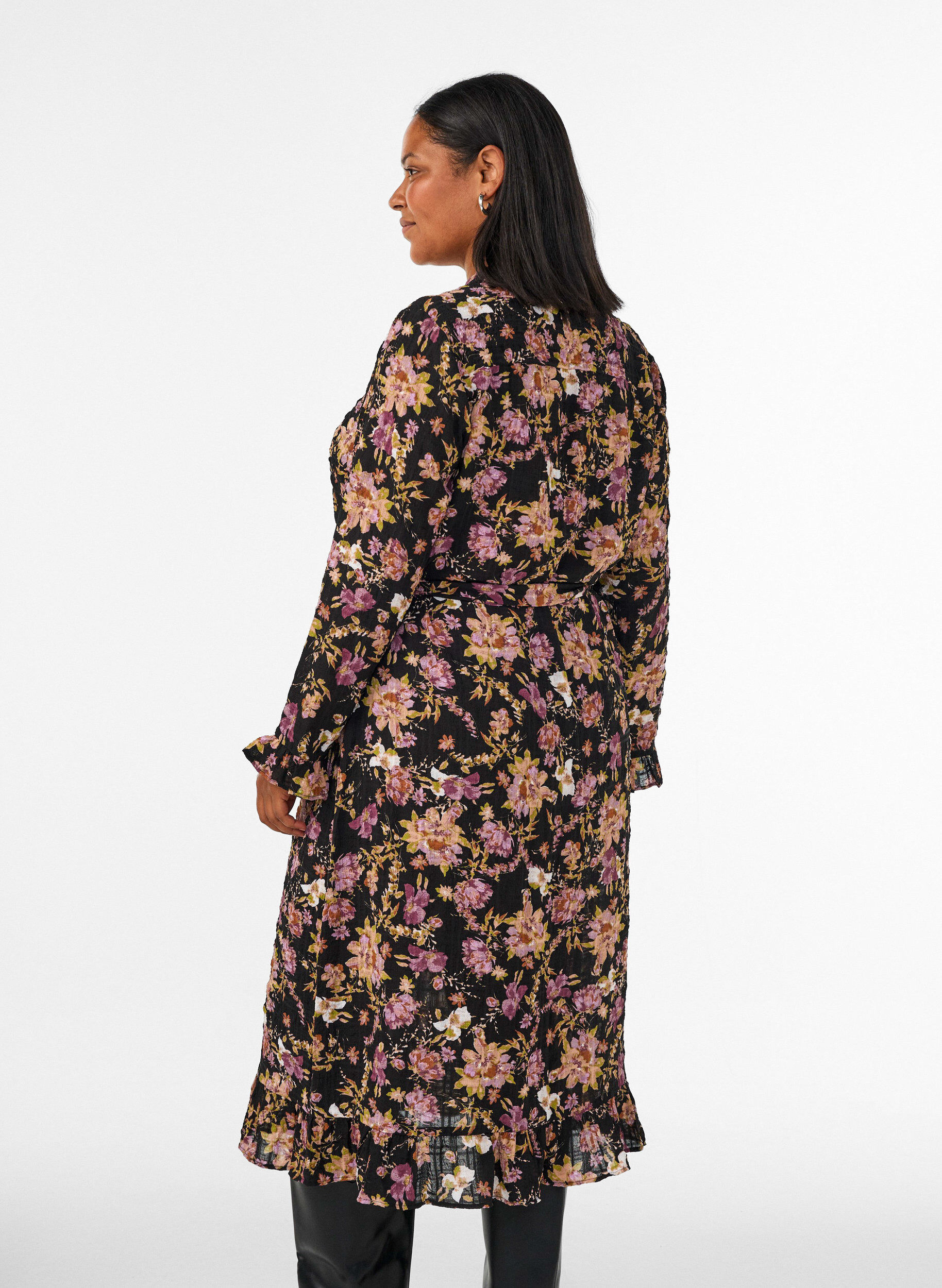 ZizziMidi-jurk met bloemenprint en afneembare strikceintuur, Zwart, Model image number 2