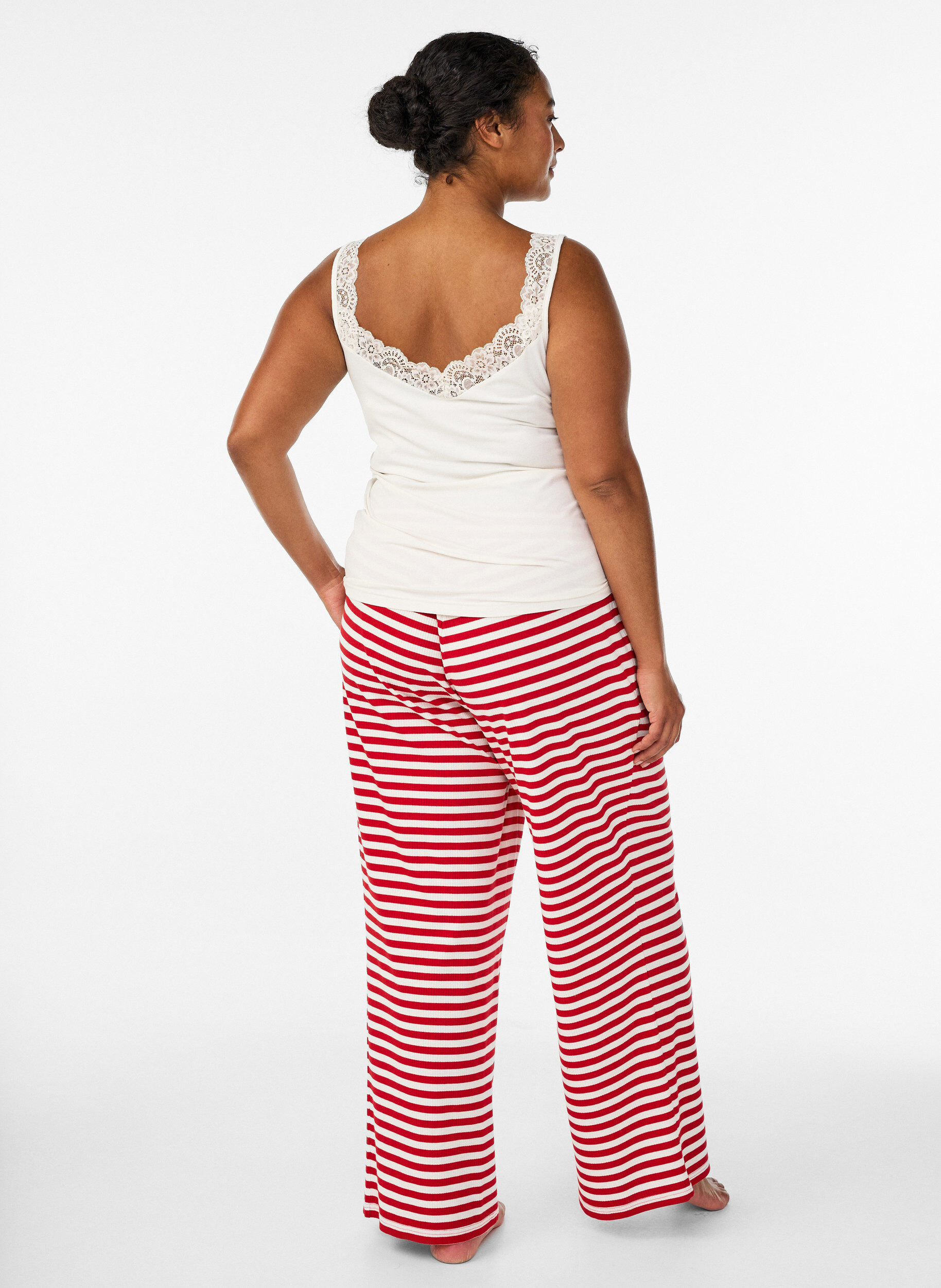 Zizzi Gestreepte pyjamabroek met een high waist en wijde pijpen, Rood, Model image number 1
