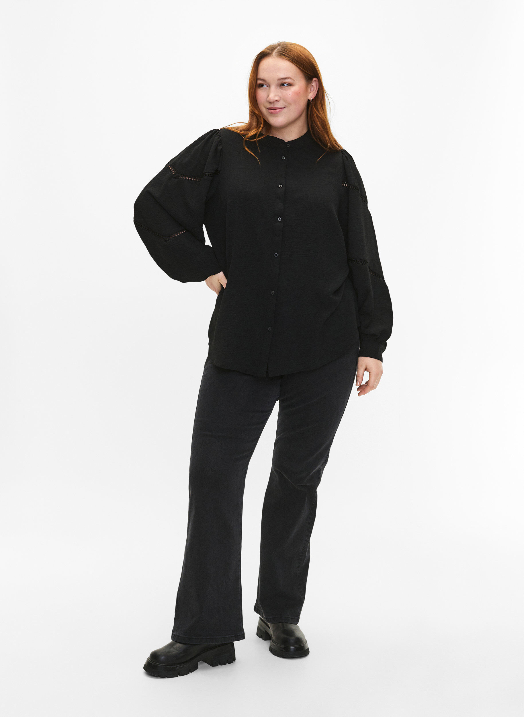 Zizzi Overhemdblouse met gehaakte details, Black, Model image number 2