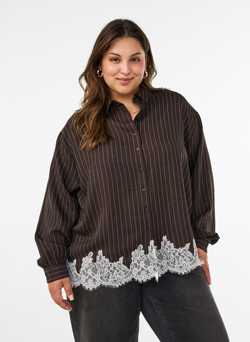Krijtstreepblouse met kanten rand, Bruin, Model image number 0