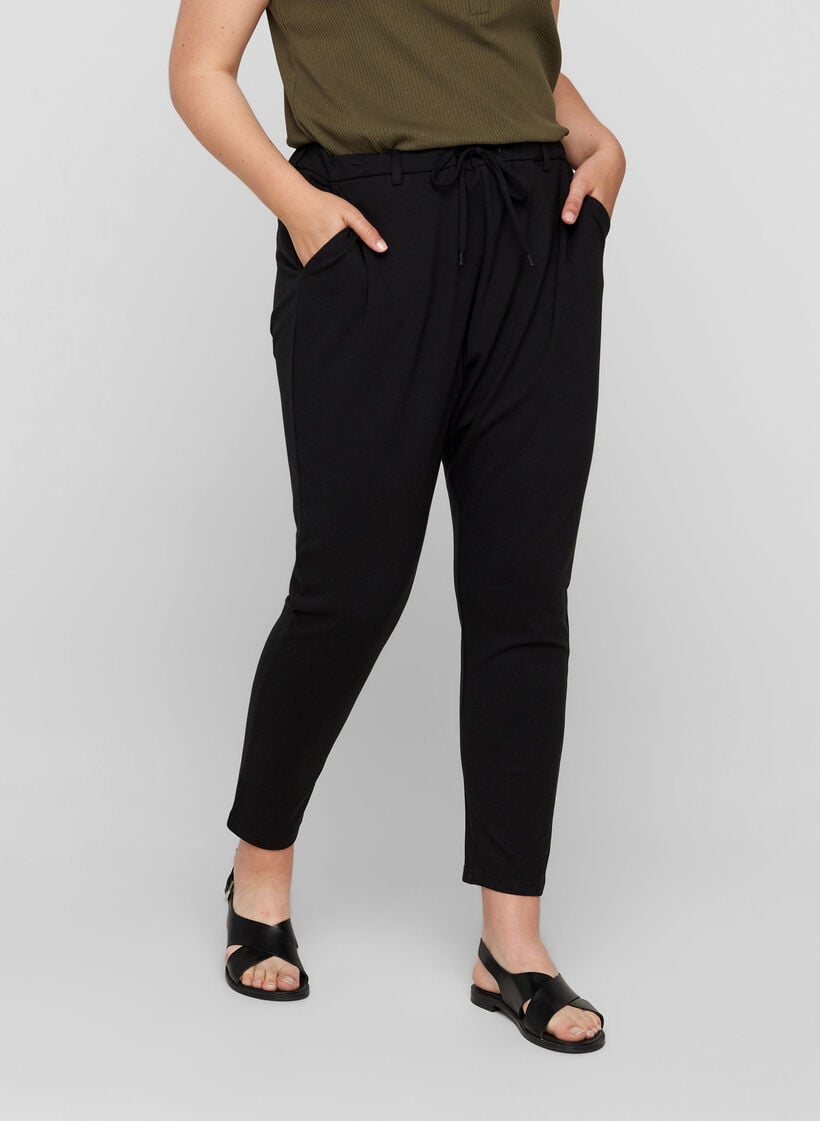 Cropped Maddison broek, Zwart, Model image number 3