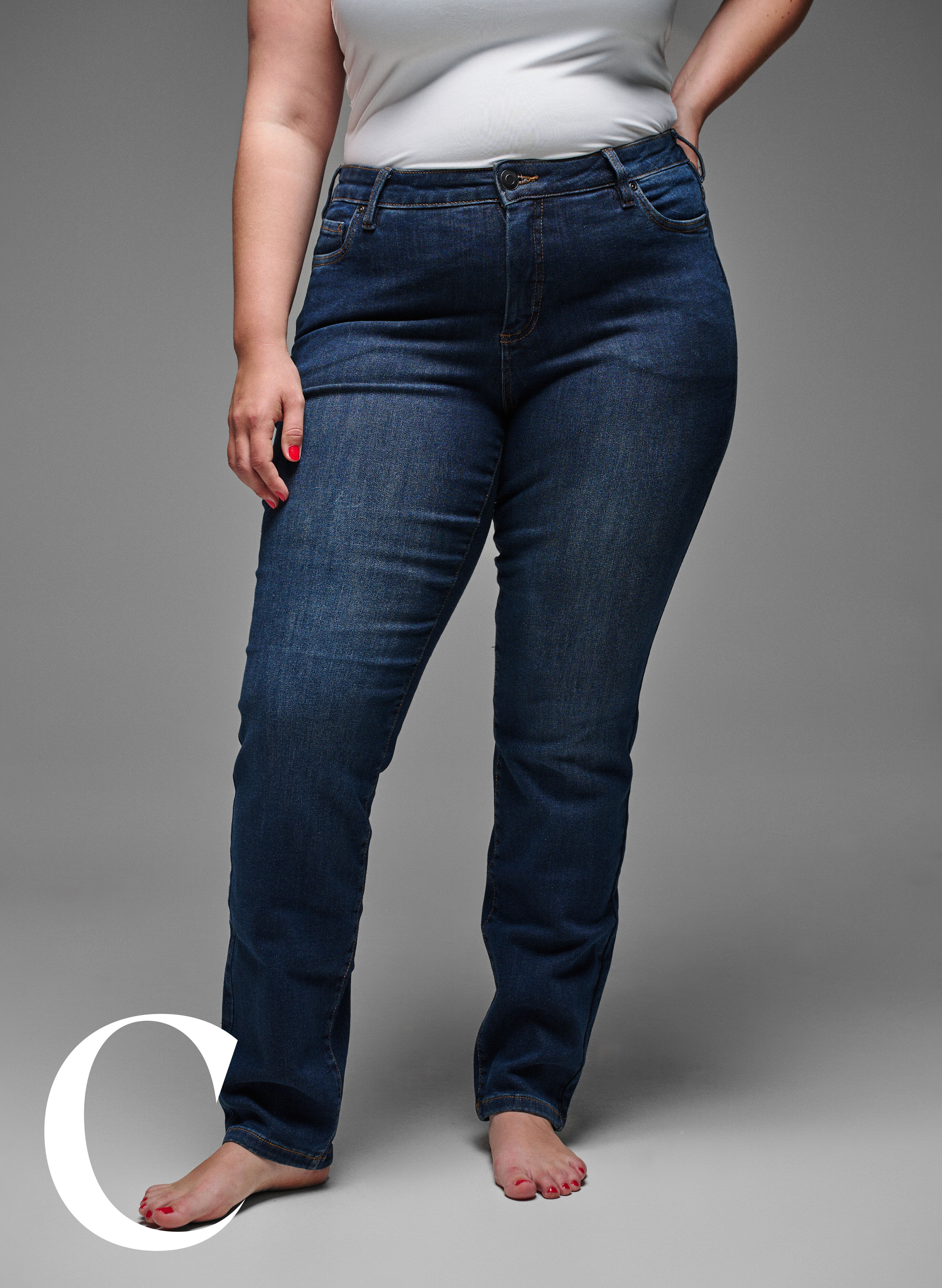 Zizzi Strakke pasvorm jeans met een normale taille, Dark Blue, Model image number 6