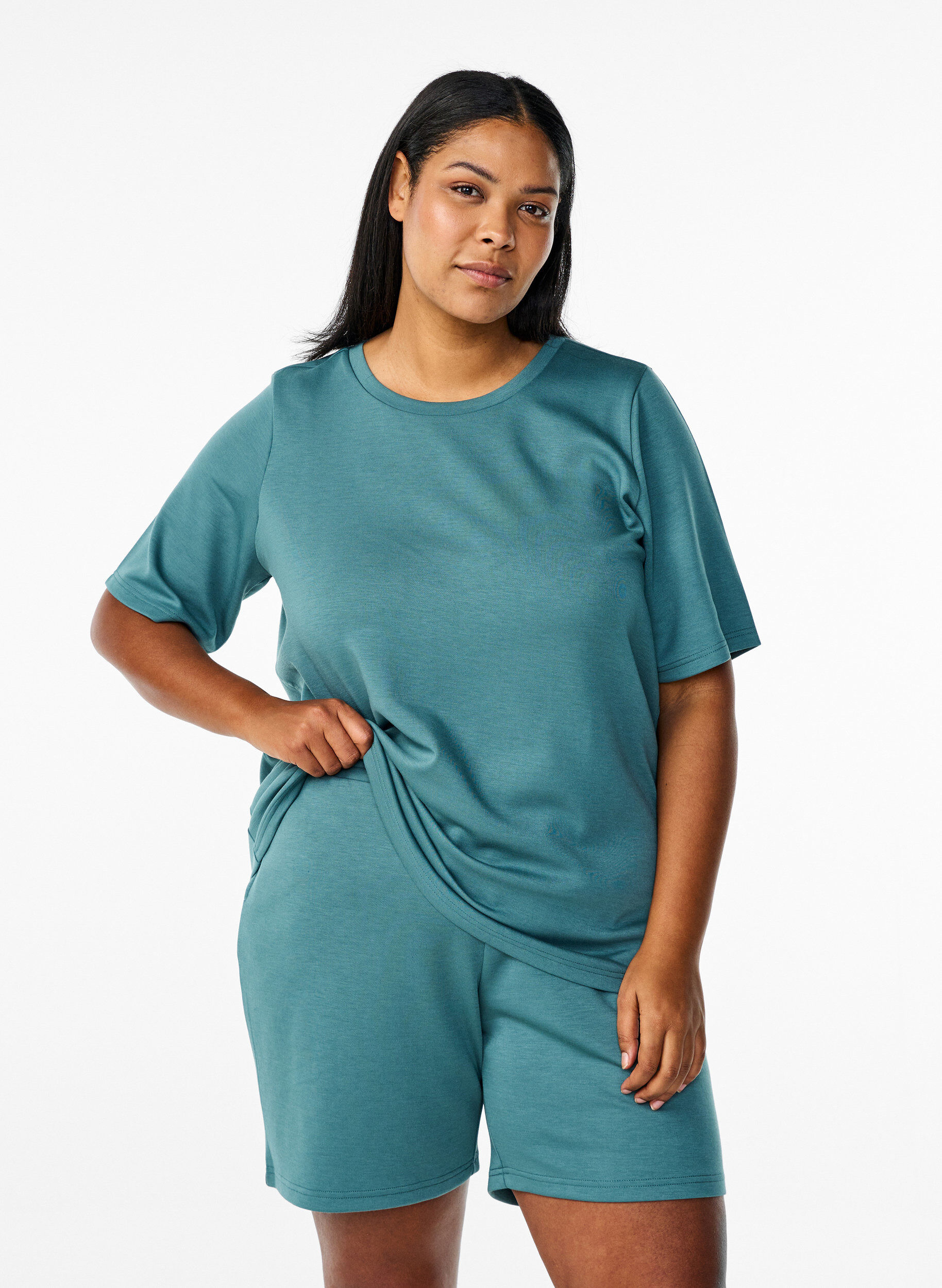 Korte broek van modalmix met zakken, Groen, Model