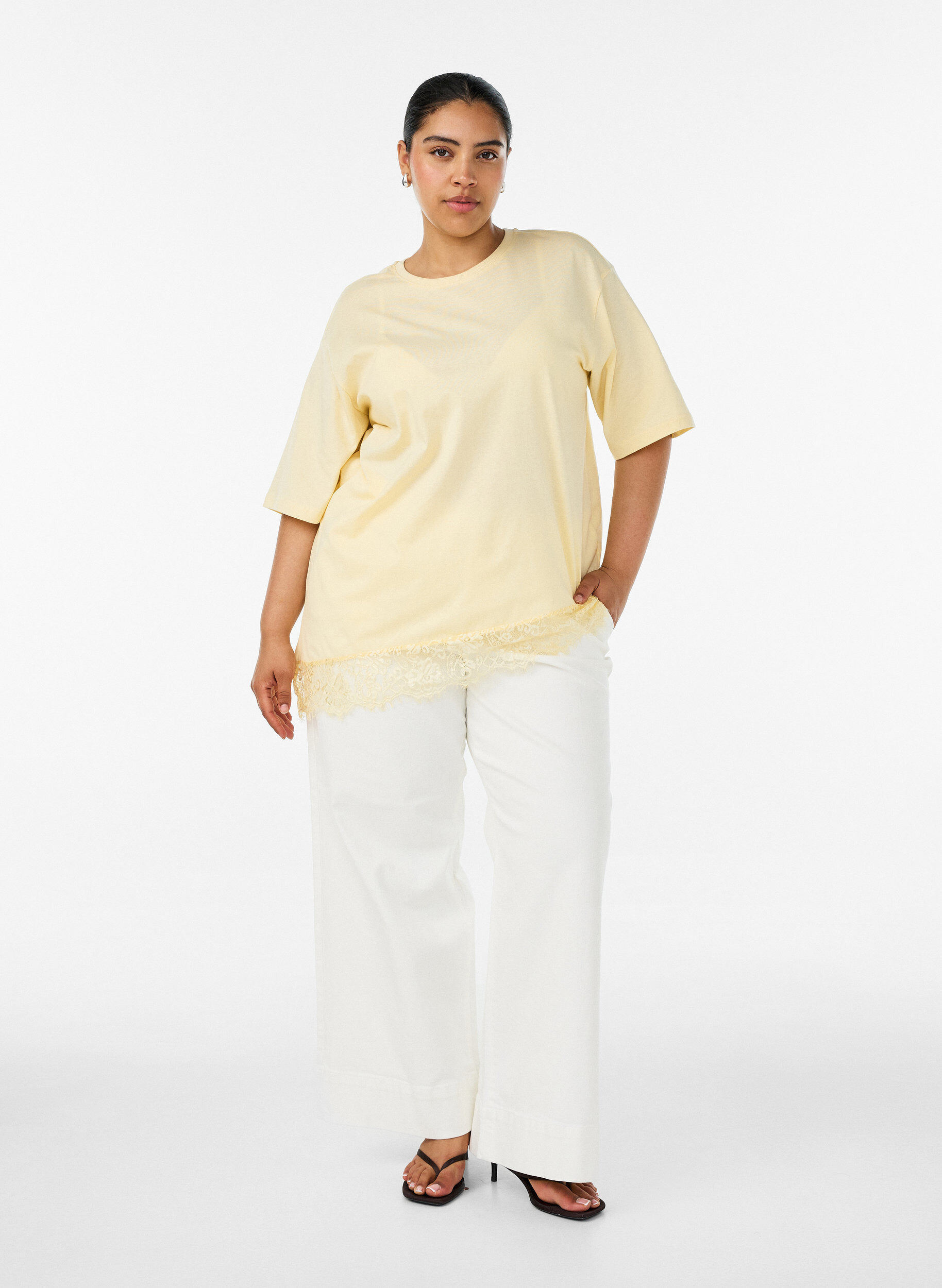 ZizziT-shirt met asymmetrische kanten zoom, Geel, Model image number 1
