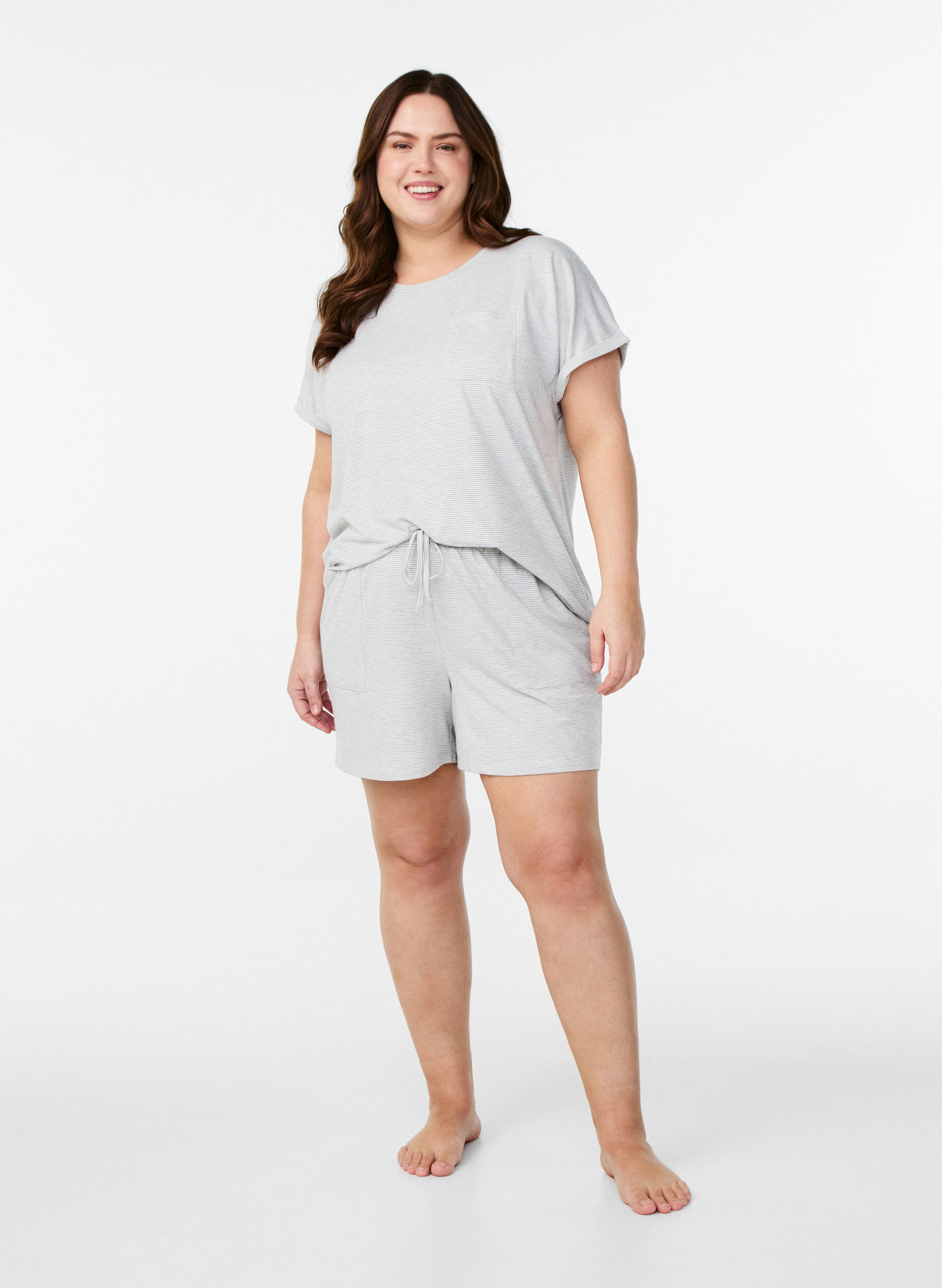 Zizzi Gestreepte pyjamashorts met hoge taille, LGM Stripe, Model image number 3