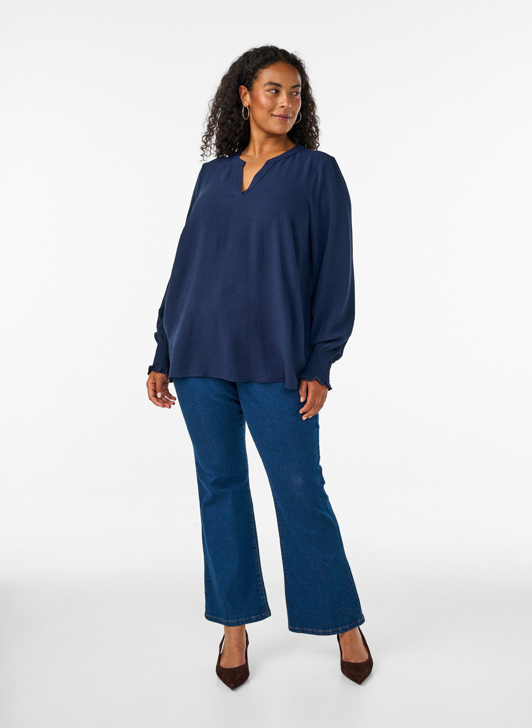 ZizziBlouse met smockmanchetten en V-hals, Blauw, Model image number 1