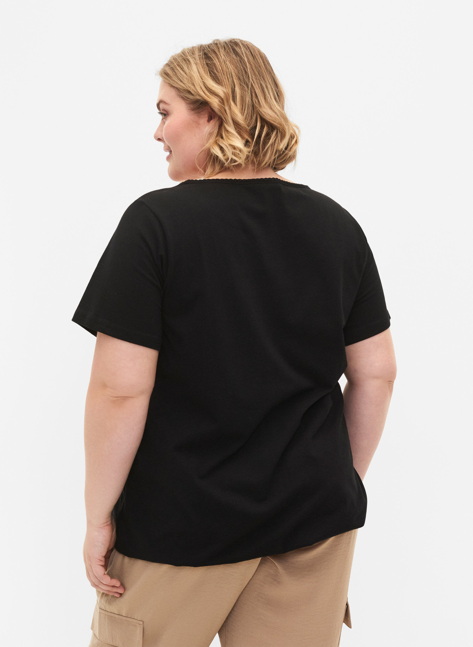 Zizzi 	 Katoenen t-shirt met korte mouwen, Black, Model image number 1