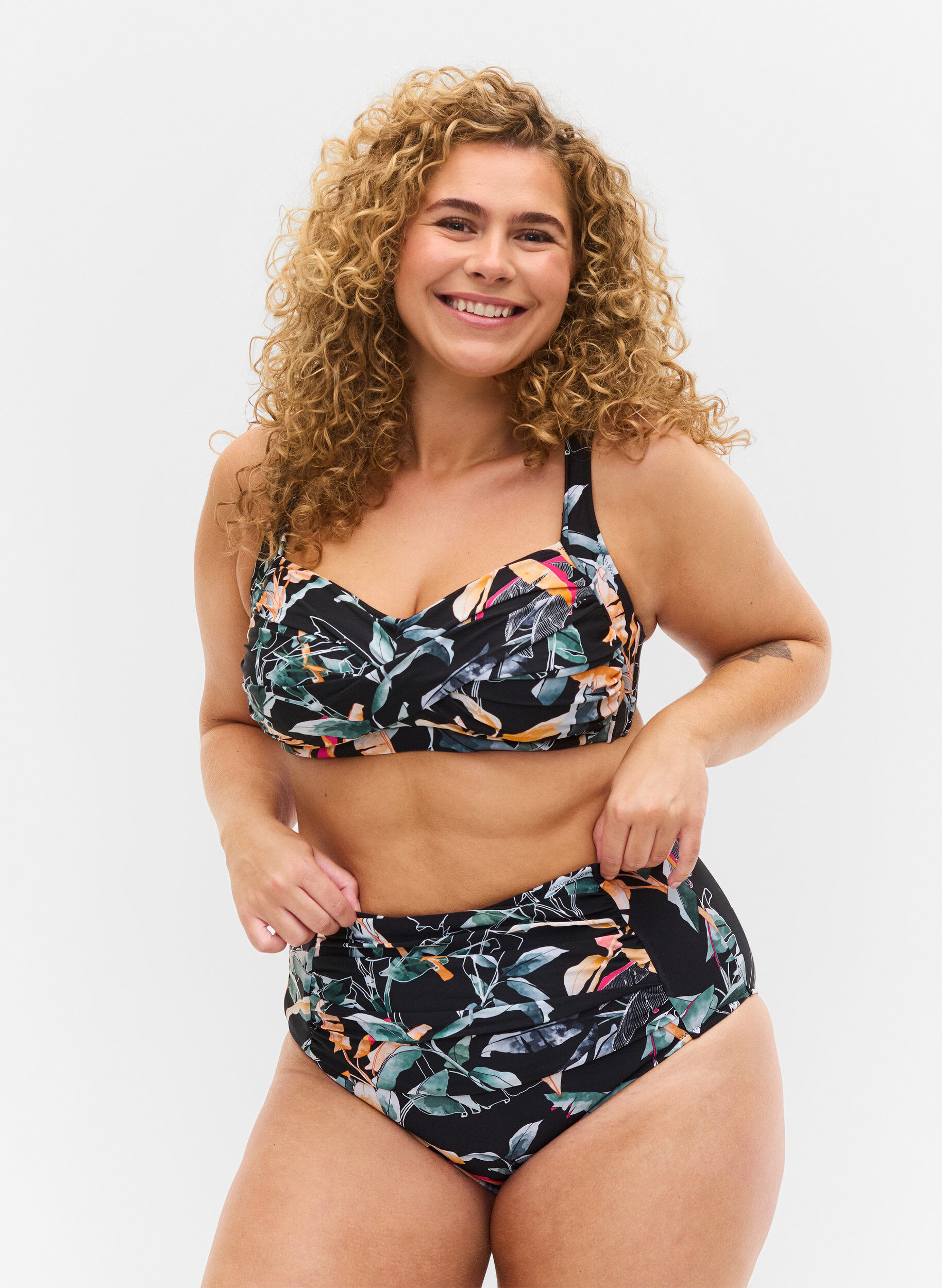 Zizzi Bikinibroekje met extra hoge taille en print, Leaf Print, Model image number 0