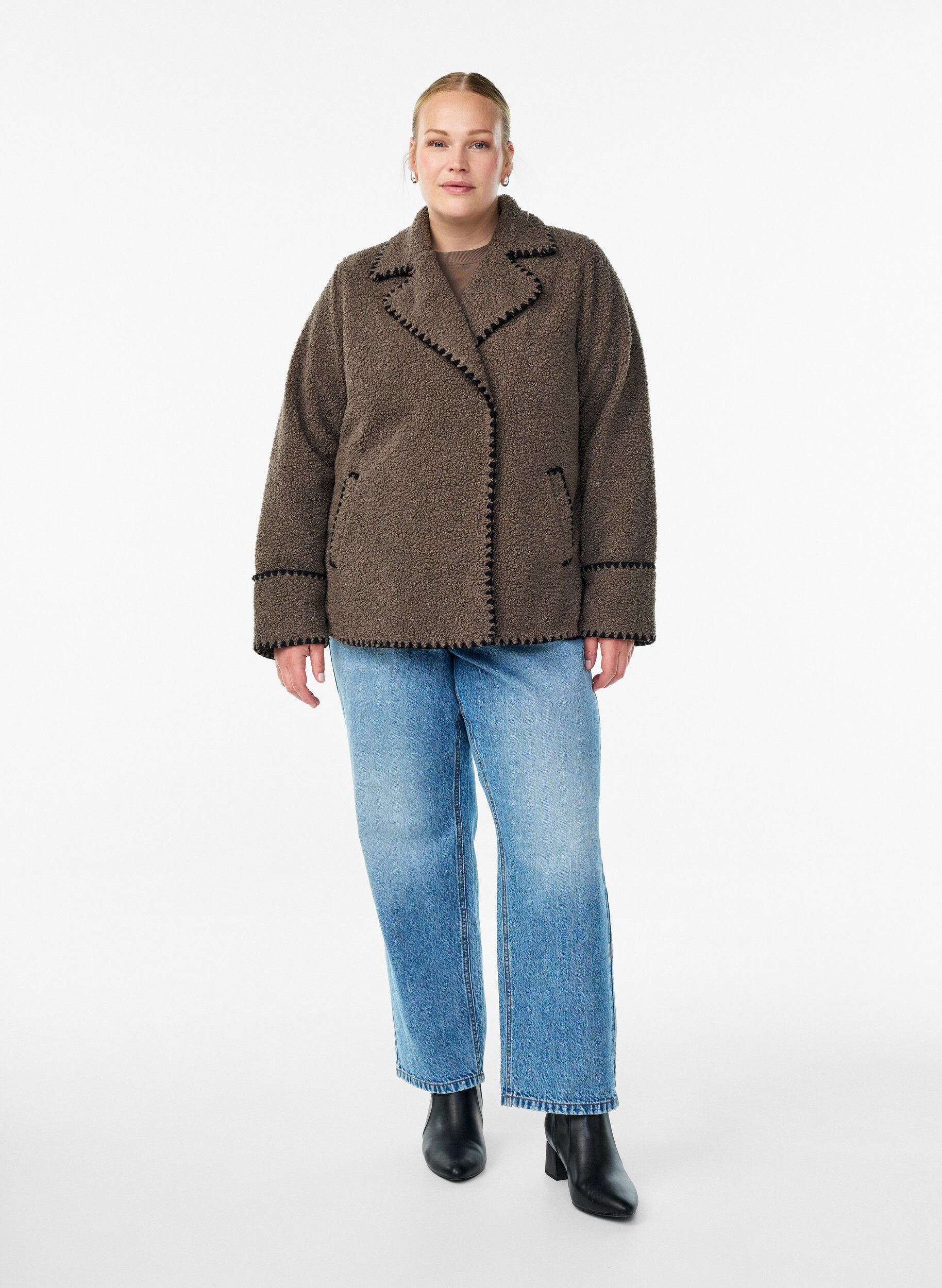 ZizziTeddy jas met contrast details, Bruin, Model image number 1