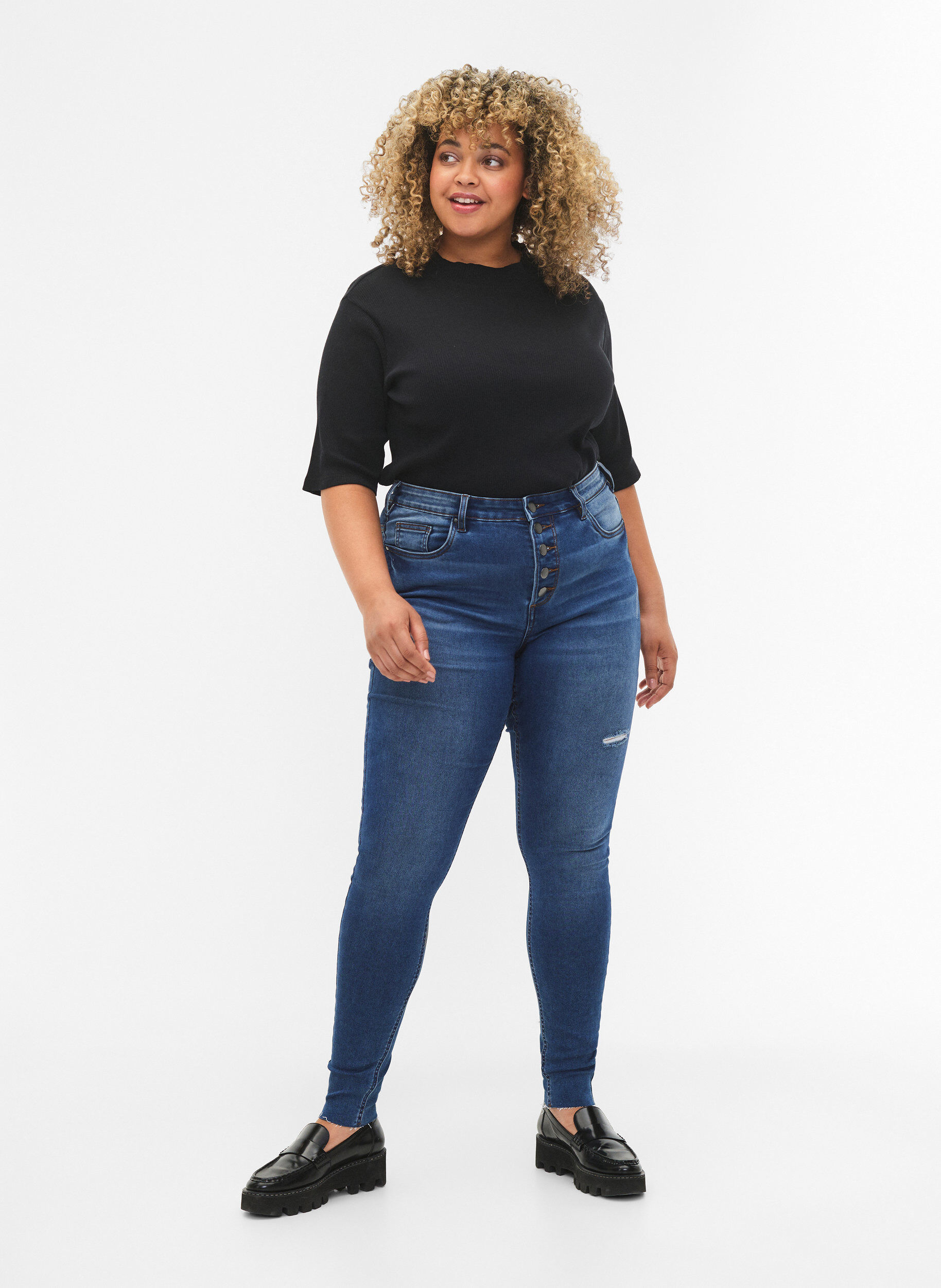 Zizzi Amy jeans met hoge taille en knopen, Blue denim, Model image number 0