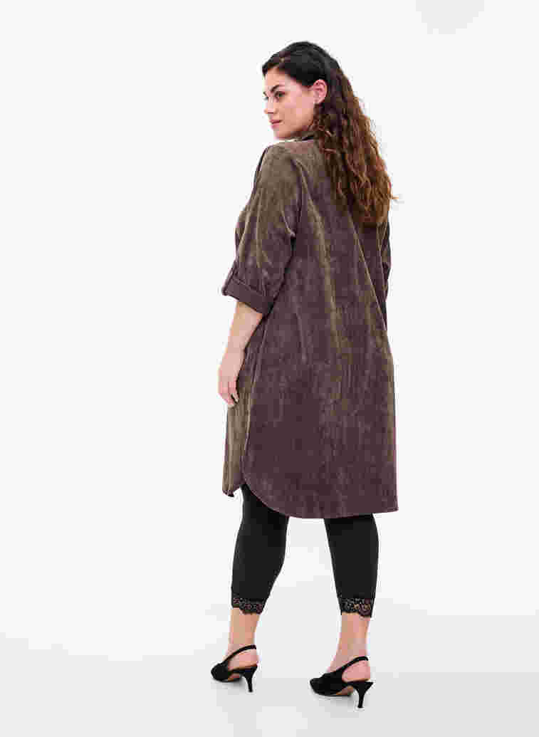 Fluwelen jurk met 3/4 mouwen en knopen, Java, Model image number 1