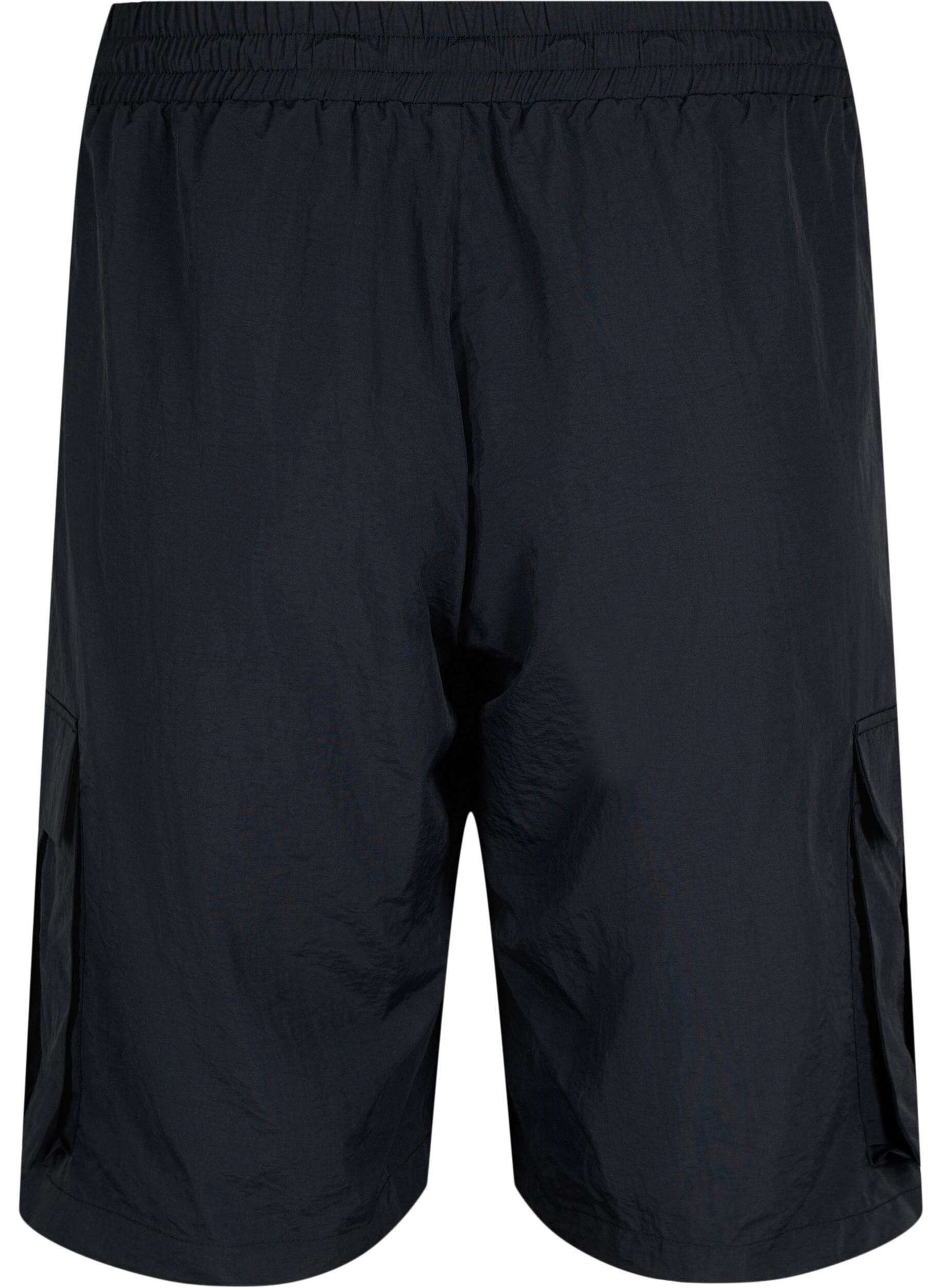 Zizzi  Korte broek met hoge taille en cargozakken, Black, Packshot image number 1