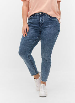 Cropped Amy jeans met klinknagels in de zijnaad, L.Blue Stone Wash, Model image number 2