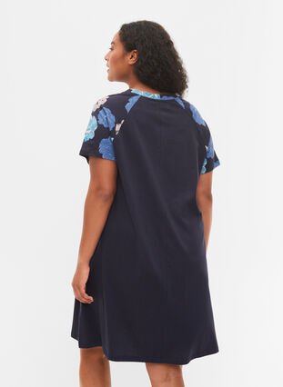 Katoenen pyjama jurk met korte mouwen en print, Blue Flower, Model image number 1