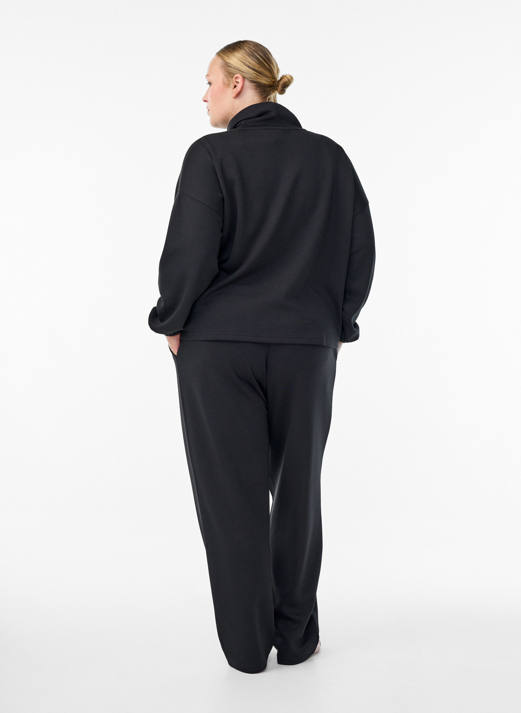 Zizzi Losse broek van modalmix, Zwart, Model image number 1