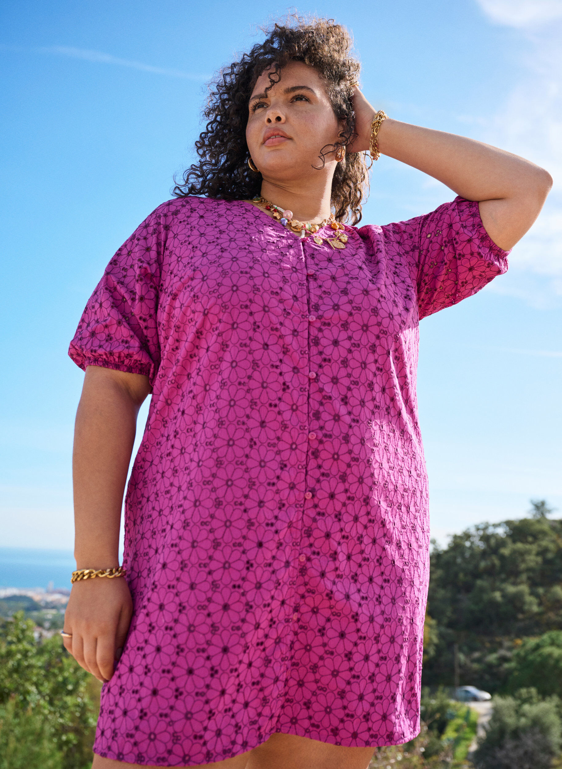 Zizzi Korte jurk met geborduurd bloemenpatroon, Paars, Image image number 0