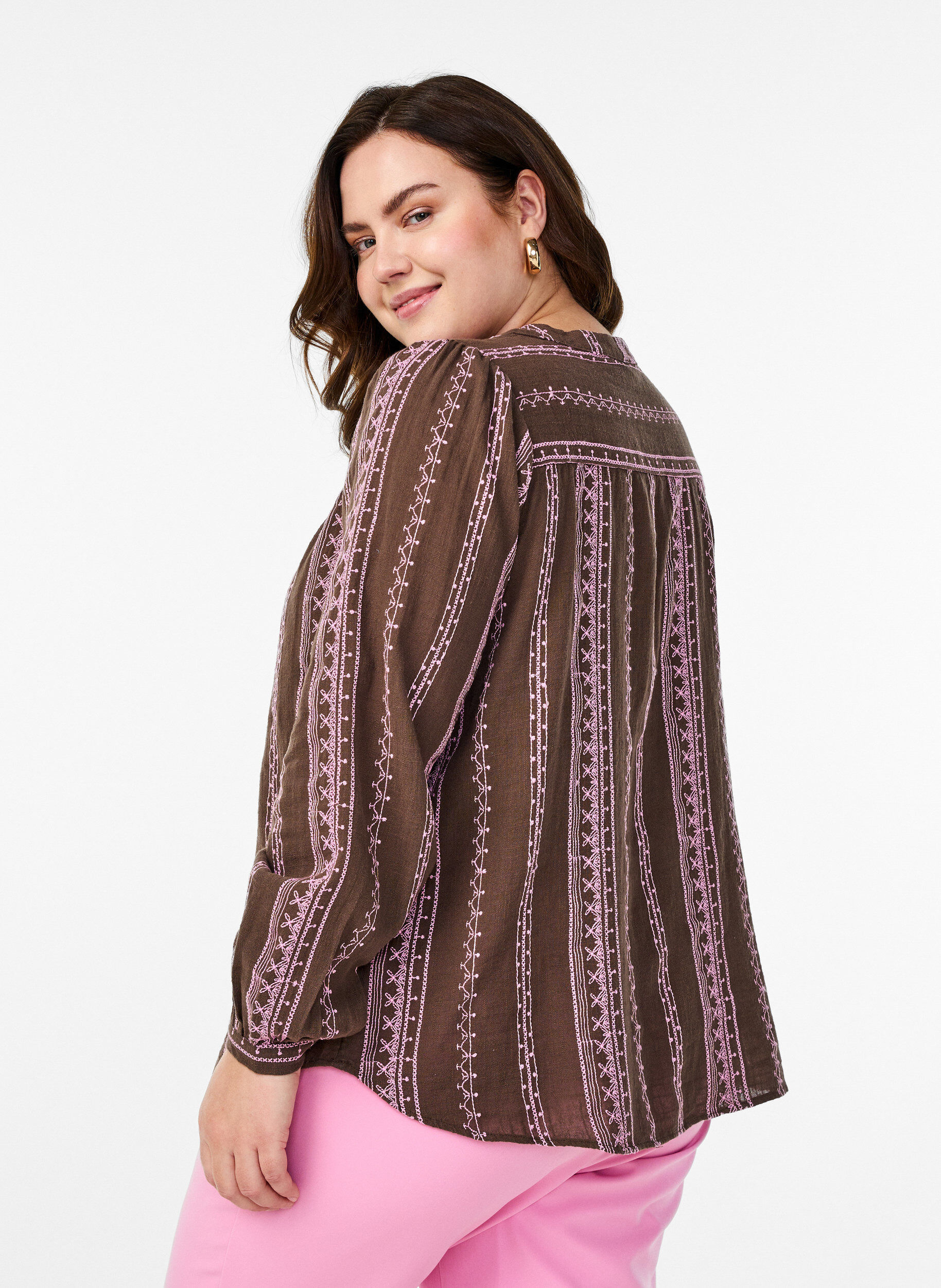 Zizzi Blouse met geborduurd patroon, Bruin, Model image number 2
