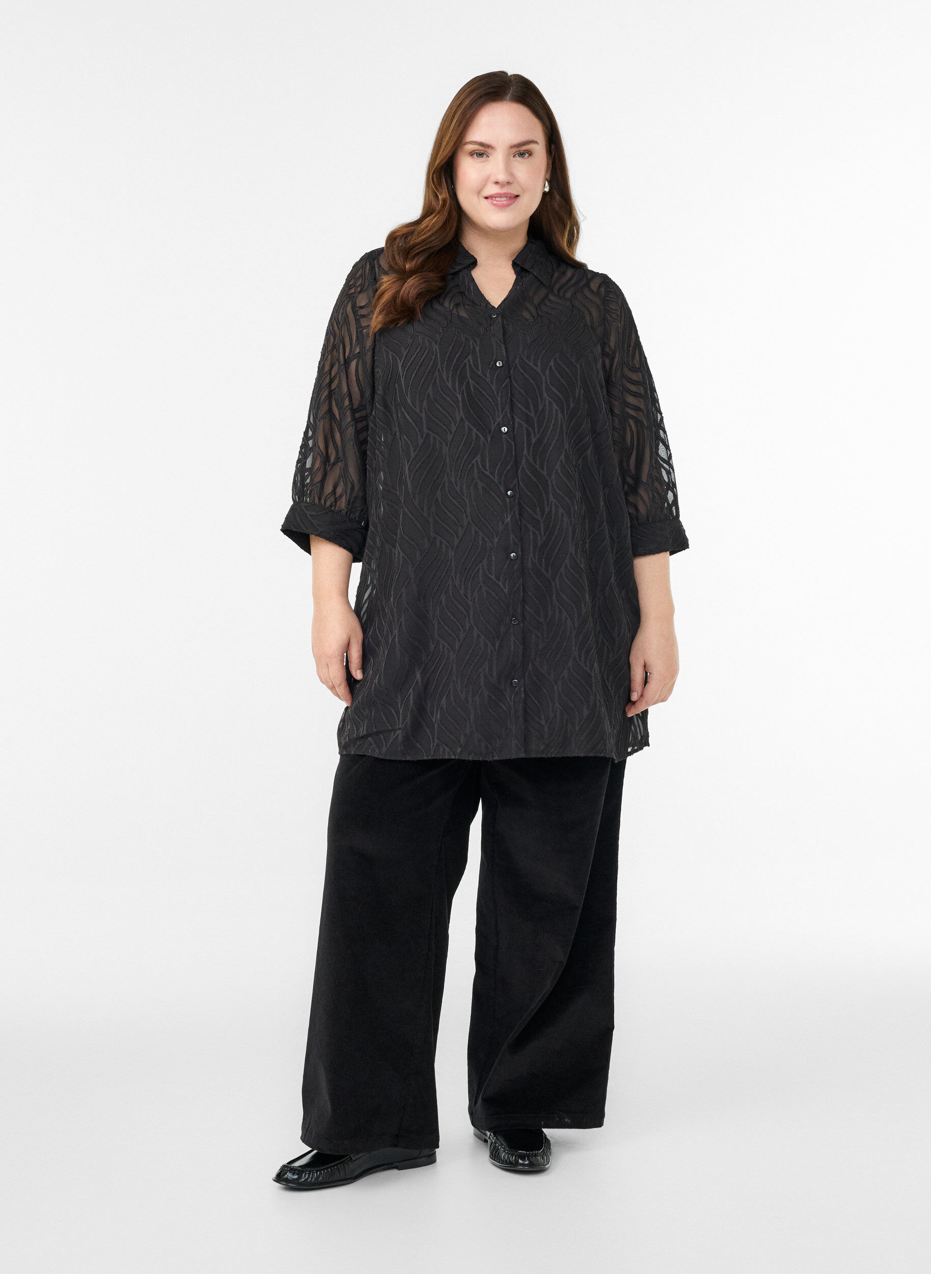 Zizzi Chiffon tuniek met gestructureerd patroon, Zwart, Model image number 1