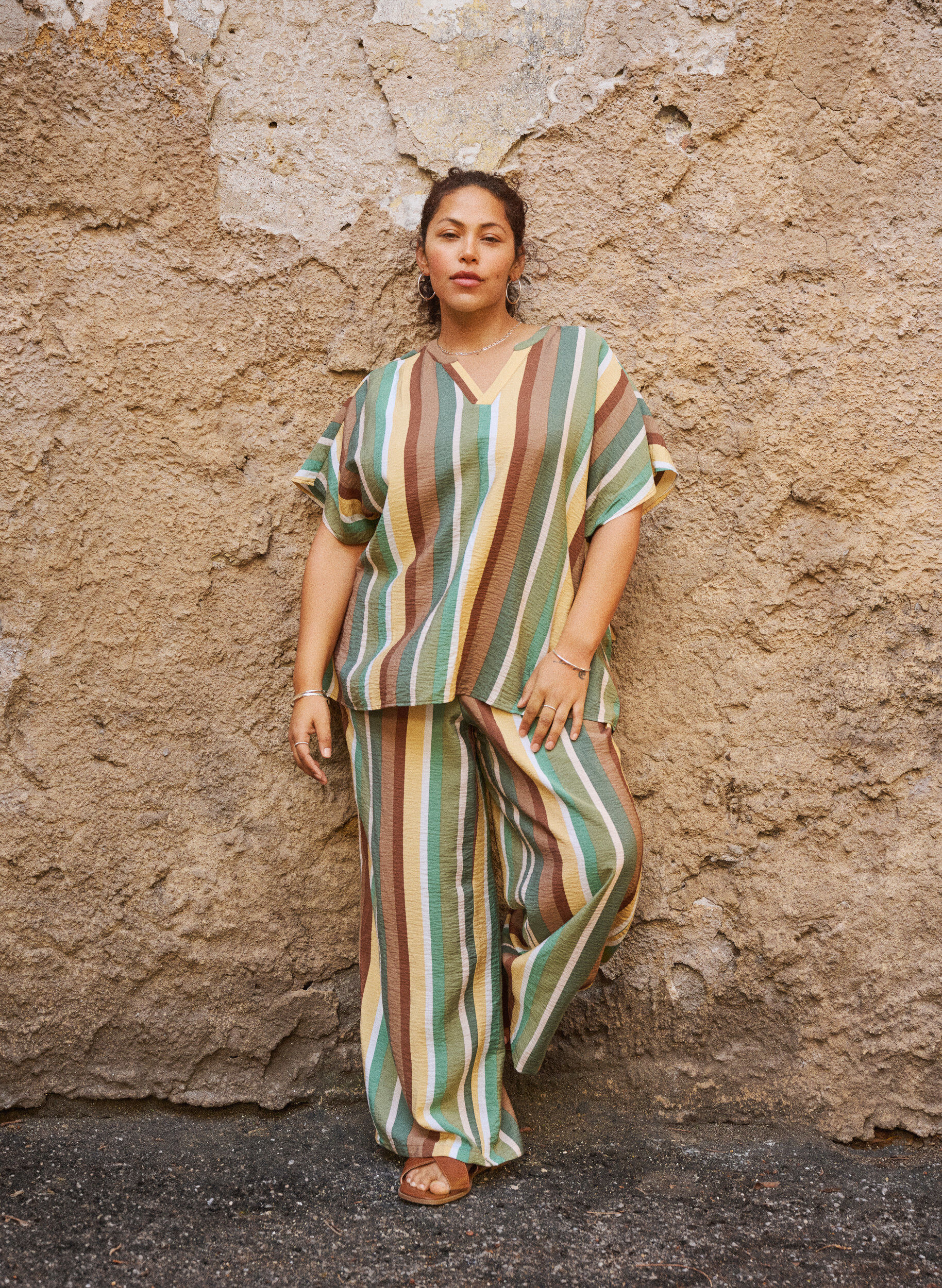 Zizzi Losse viscose broek met strepen, Bruin, Image image number 0