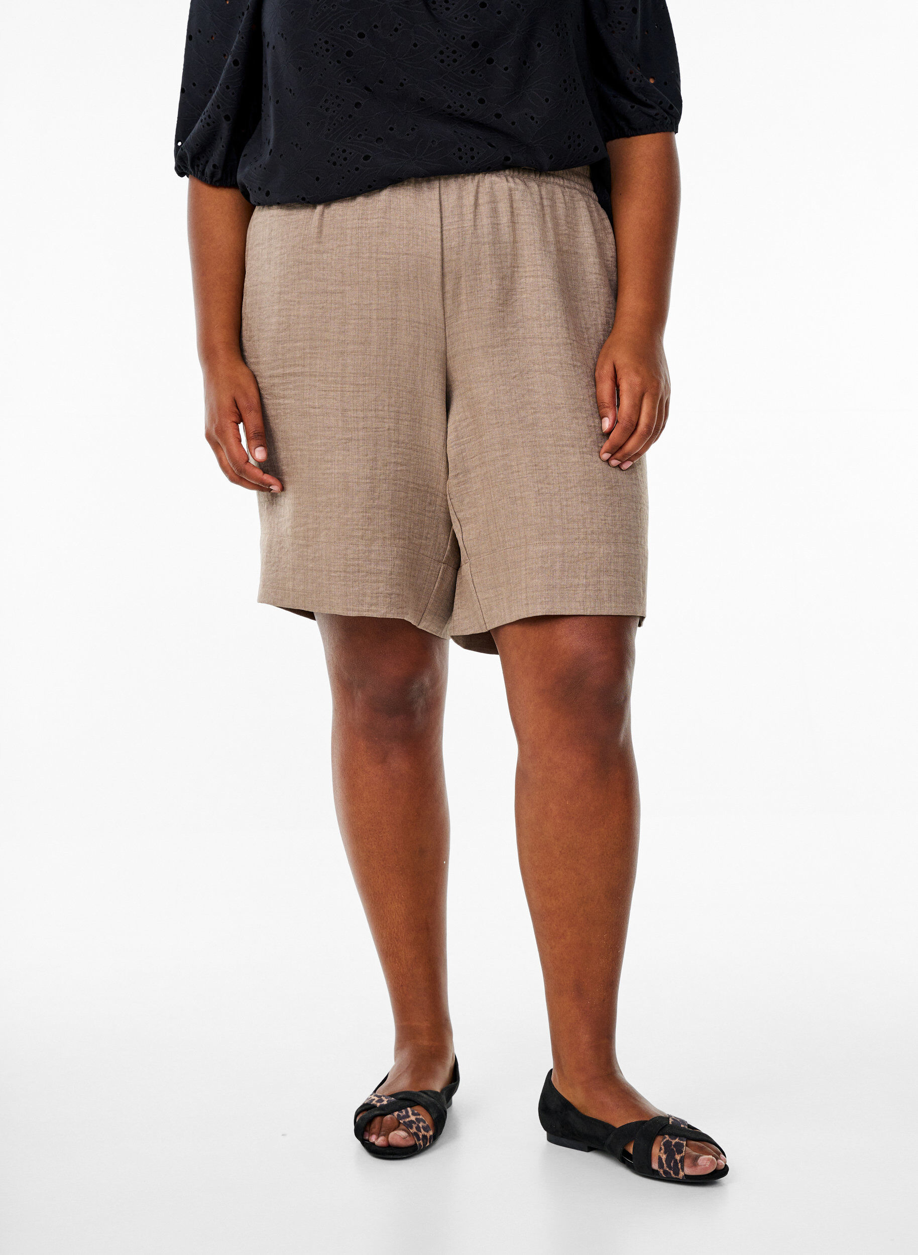 ZizziKorte broek met zakken en hoge taille, Bruin, Model image number 3