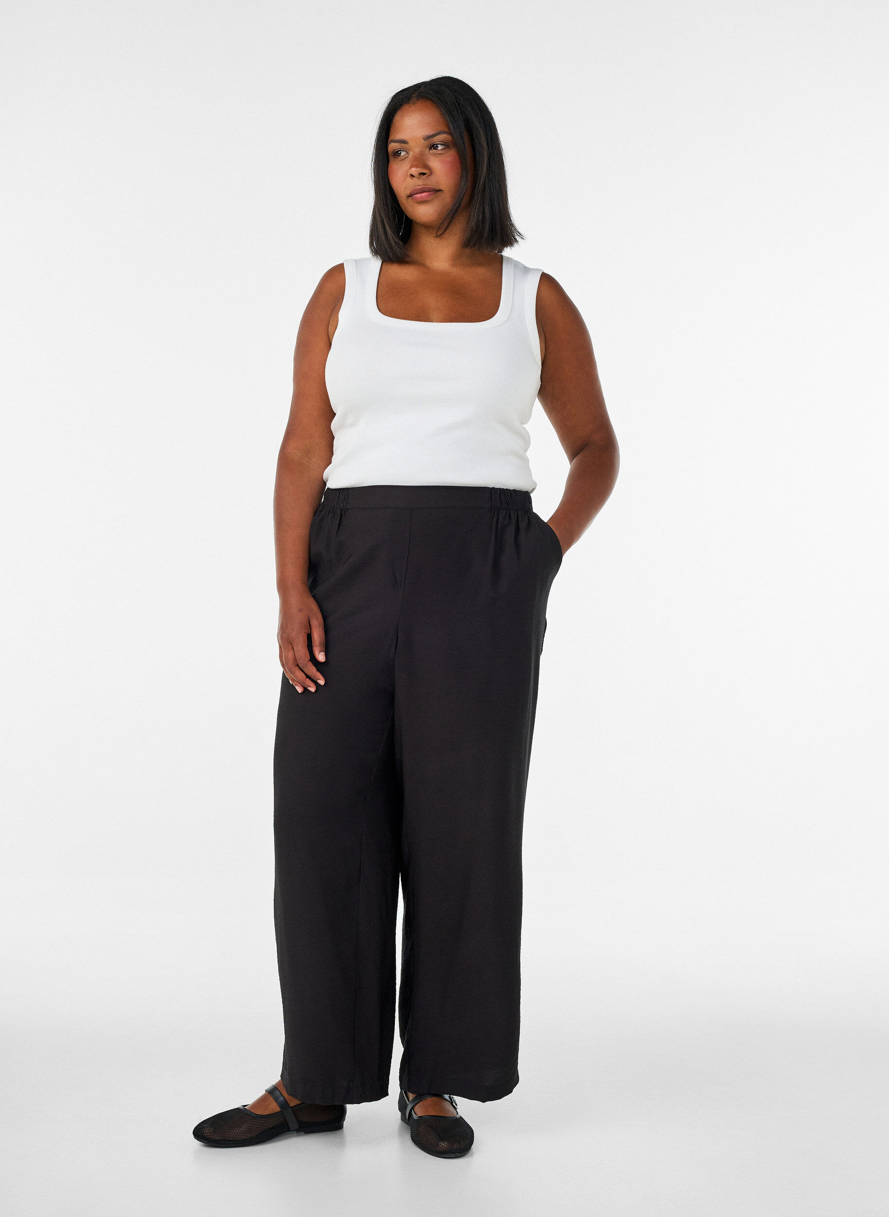 ZizziViscose broek met elastische taille en rechte pijpen, Zwart, Model image number 0