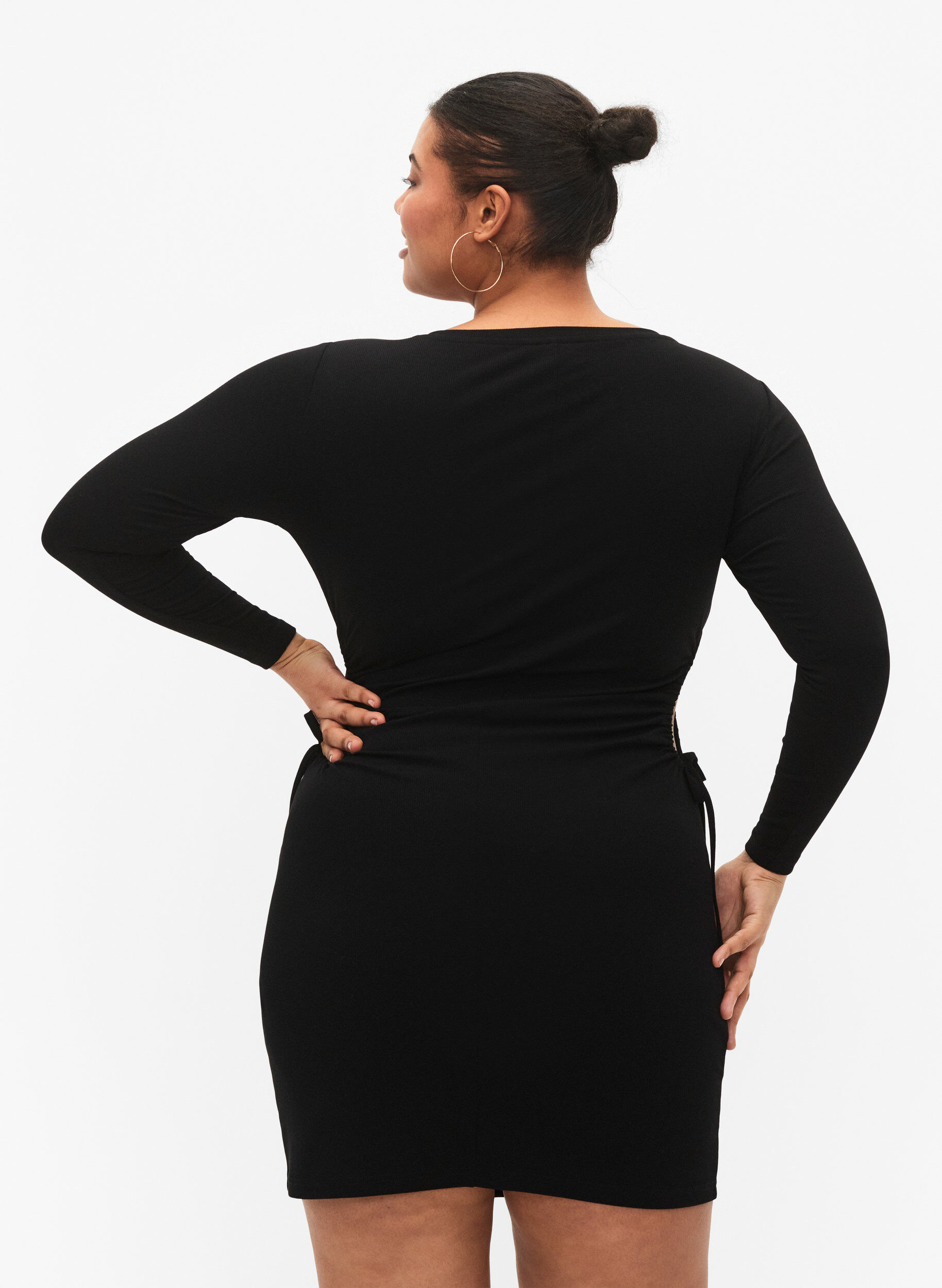 Zizzi Strakke jurk met halslijn, Black, Model image number 1